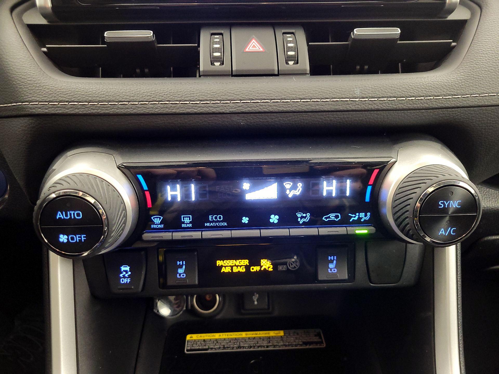 Thumbnail: 2021 Toyota RAV4 - 16