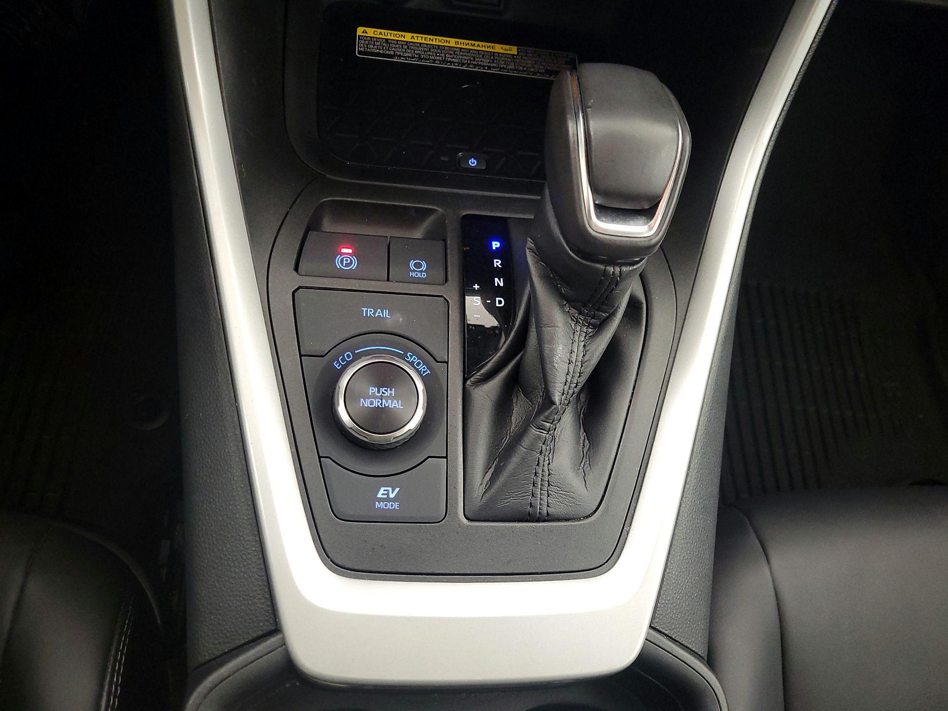 Thumbnail: 2021 Toyota RAV4 - 17