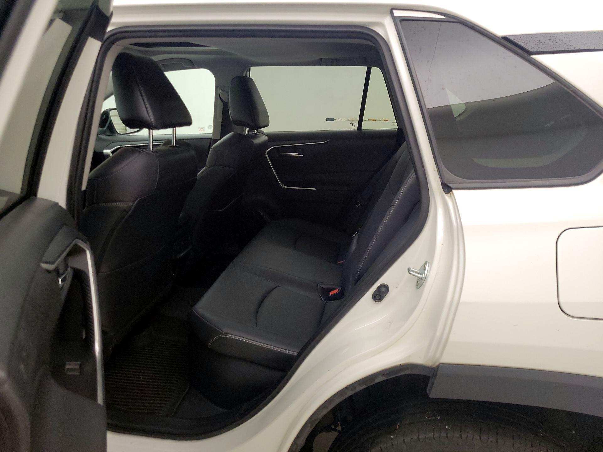 Thumbnail: 2021 Toyota RAV4 - 20