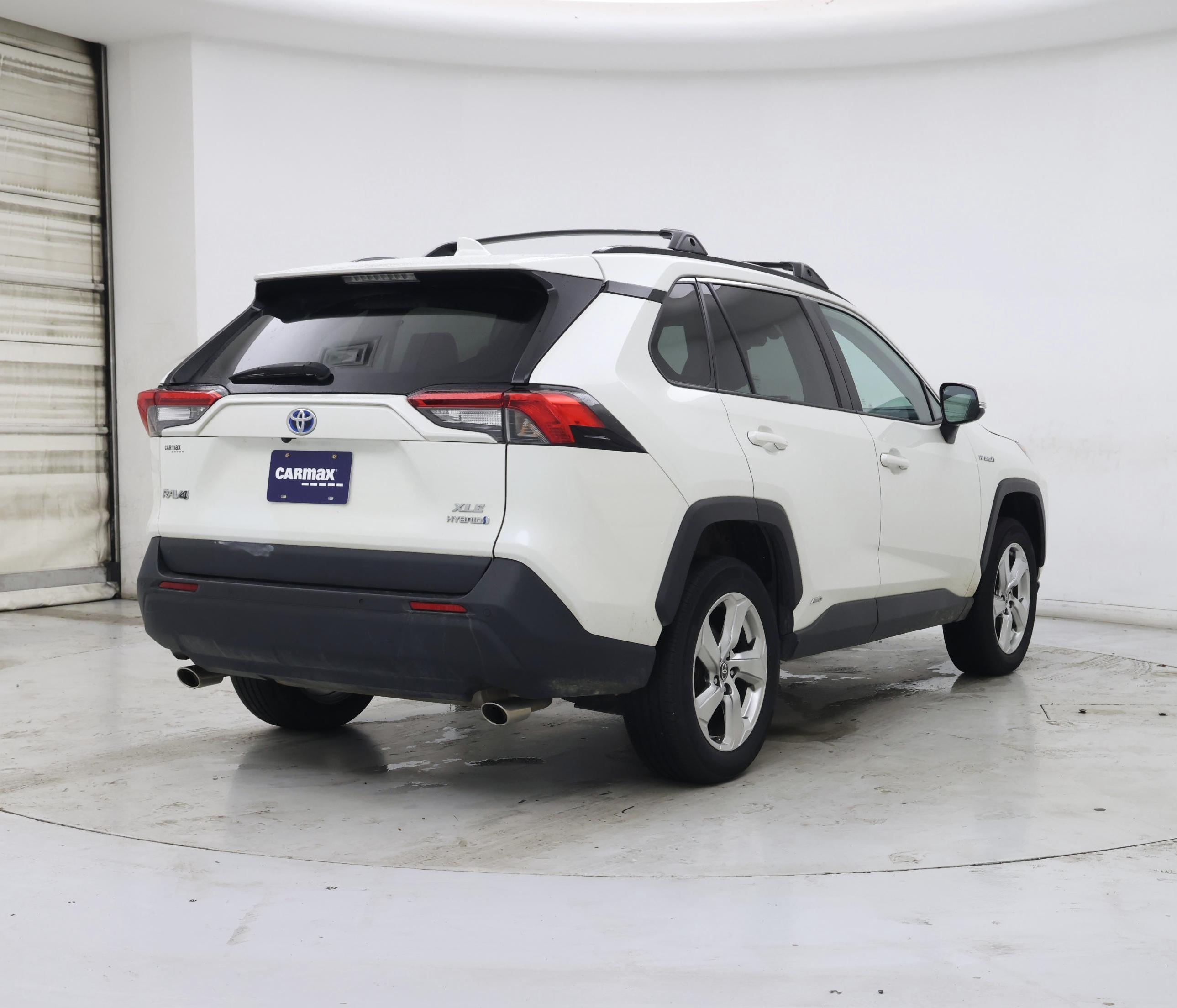 Thumbnail: 2021 Toyota RAV4 - 8