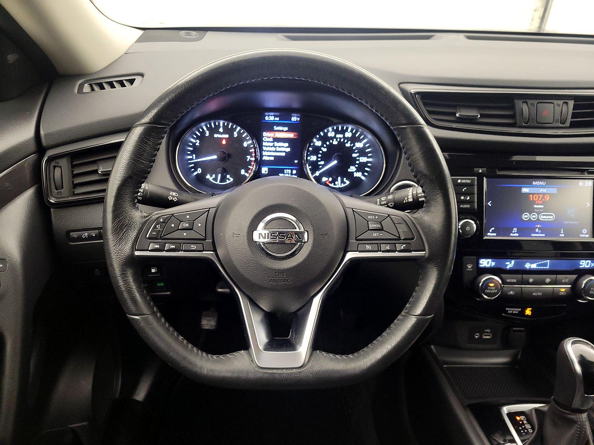 Thumbnail: 2019 Nissan Rogue - 10