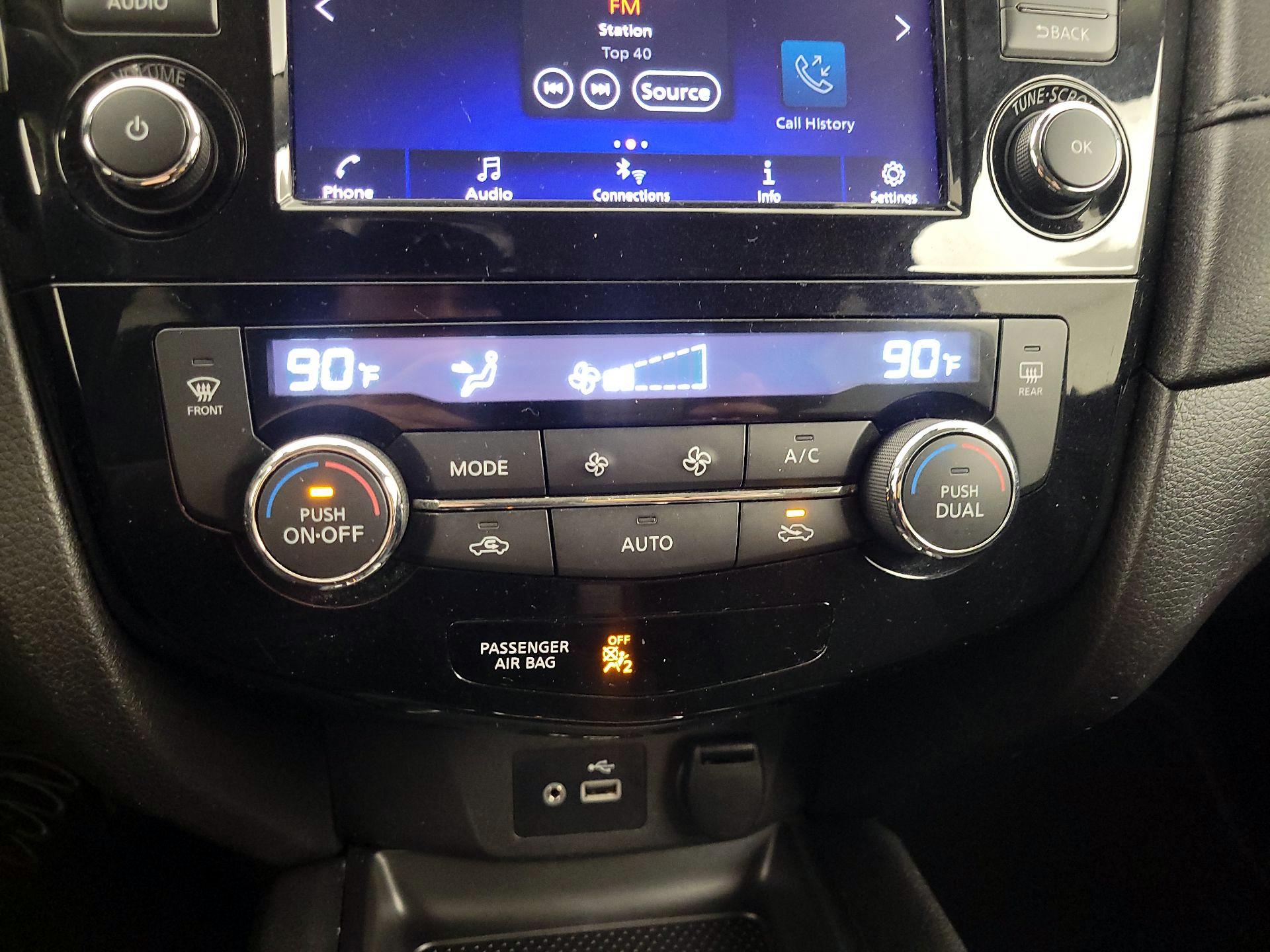 Thumbnail: 2019 Nissan Rogue - 16