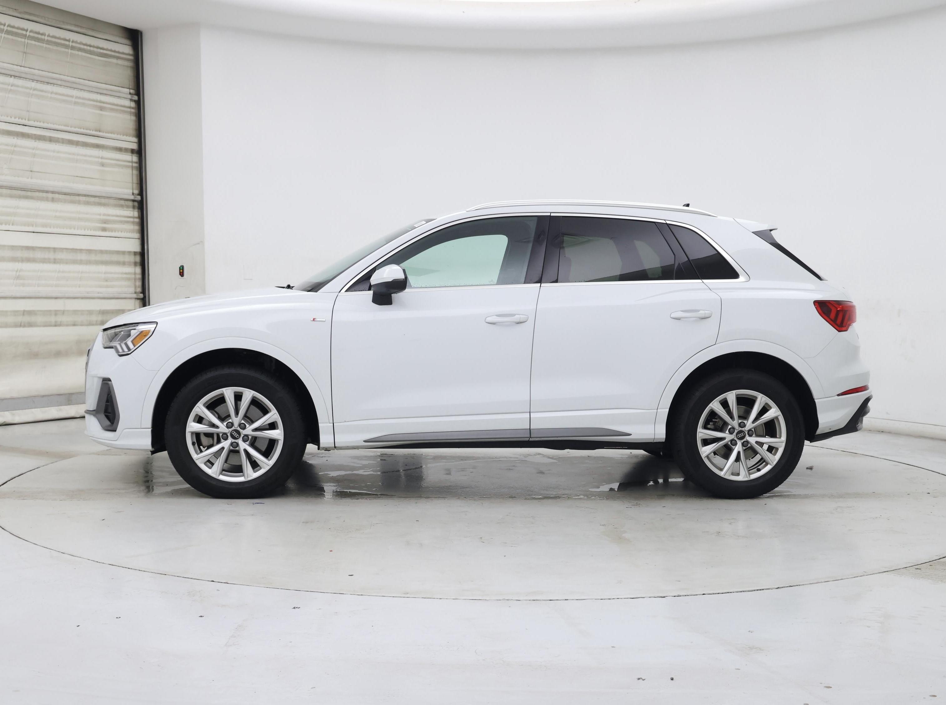 Thumbnail: 2022 Audi Q3 - 3