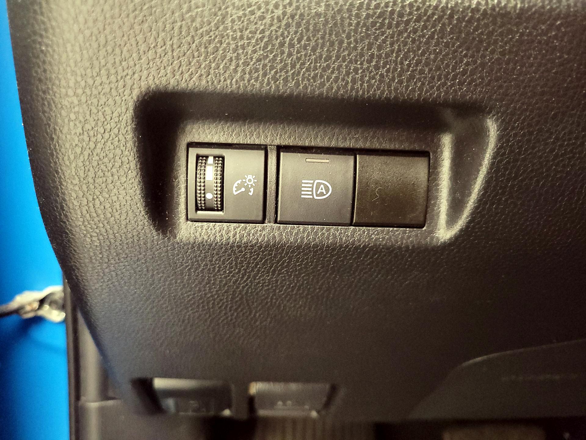 Thumbnail: 2021 Toyota RAV4 - 13