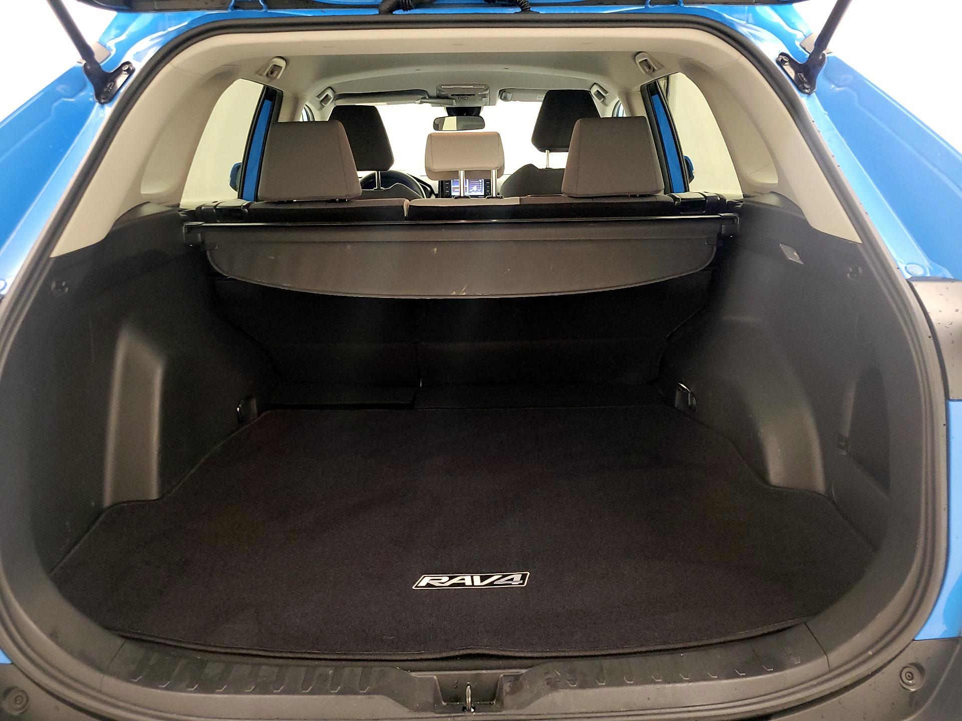 Thumbnail: 2021 Toyota RAV4 - 20