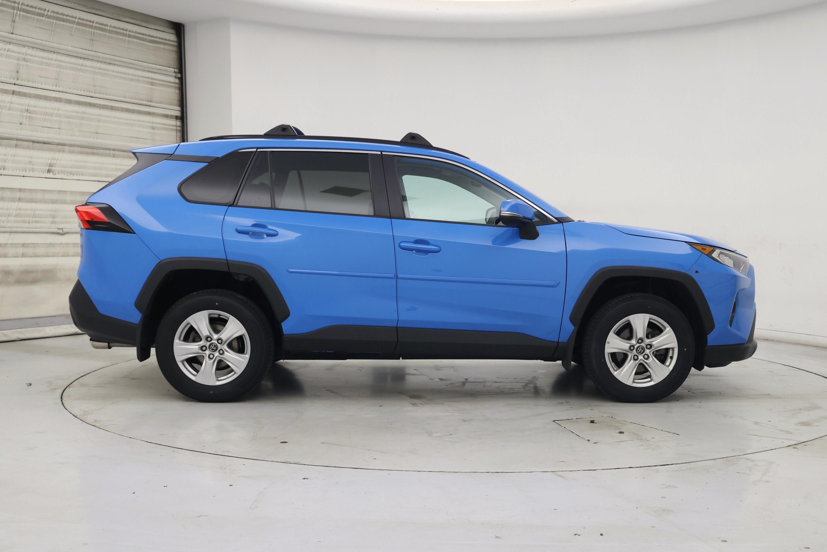 Thumbnail: 2021 Toyota RAV4 - 7