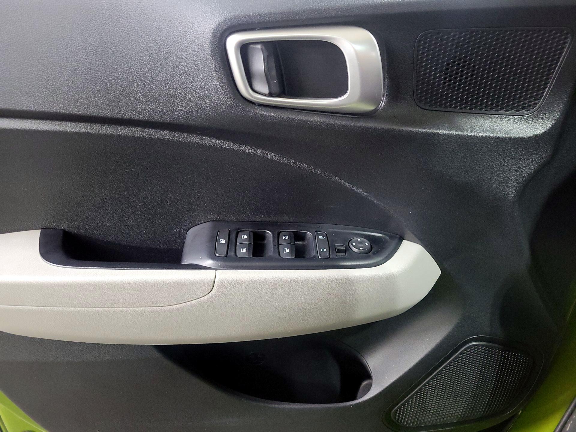 Thumbnail: 2022 Hyundai Venue - 12