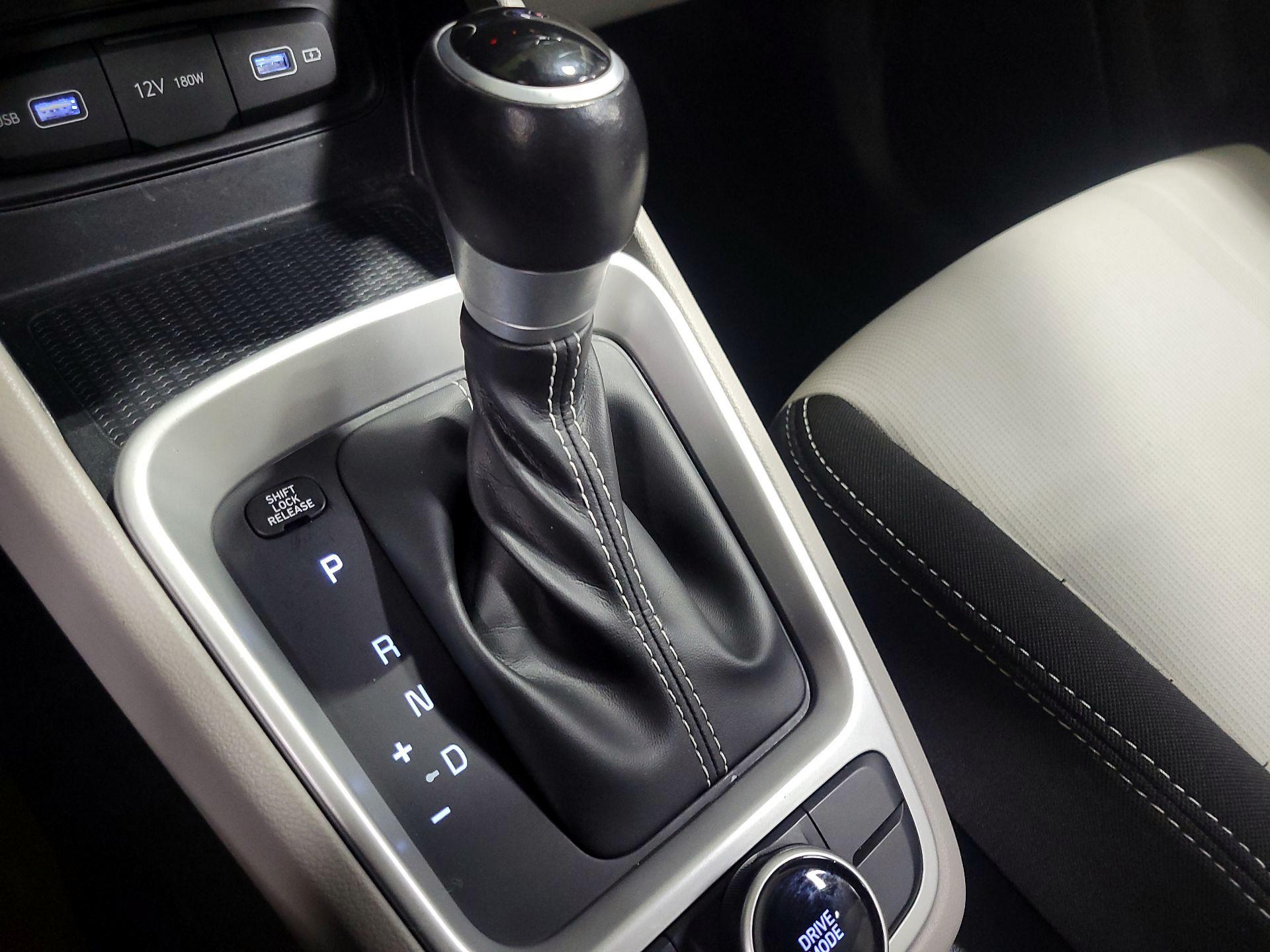 Thumbnail: 2022 Hyundai Venue - 17