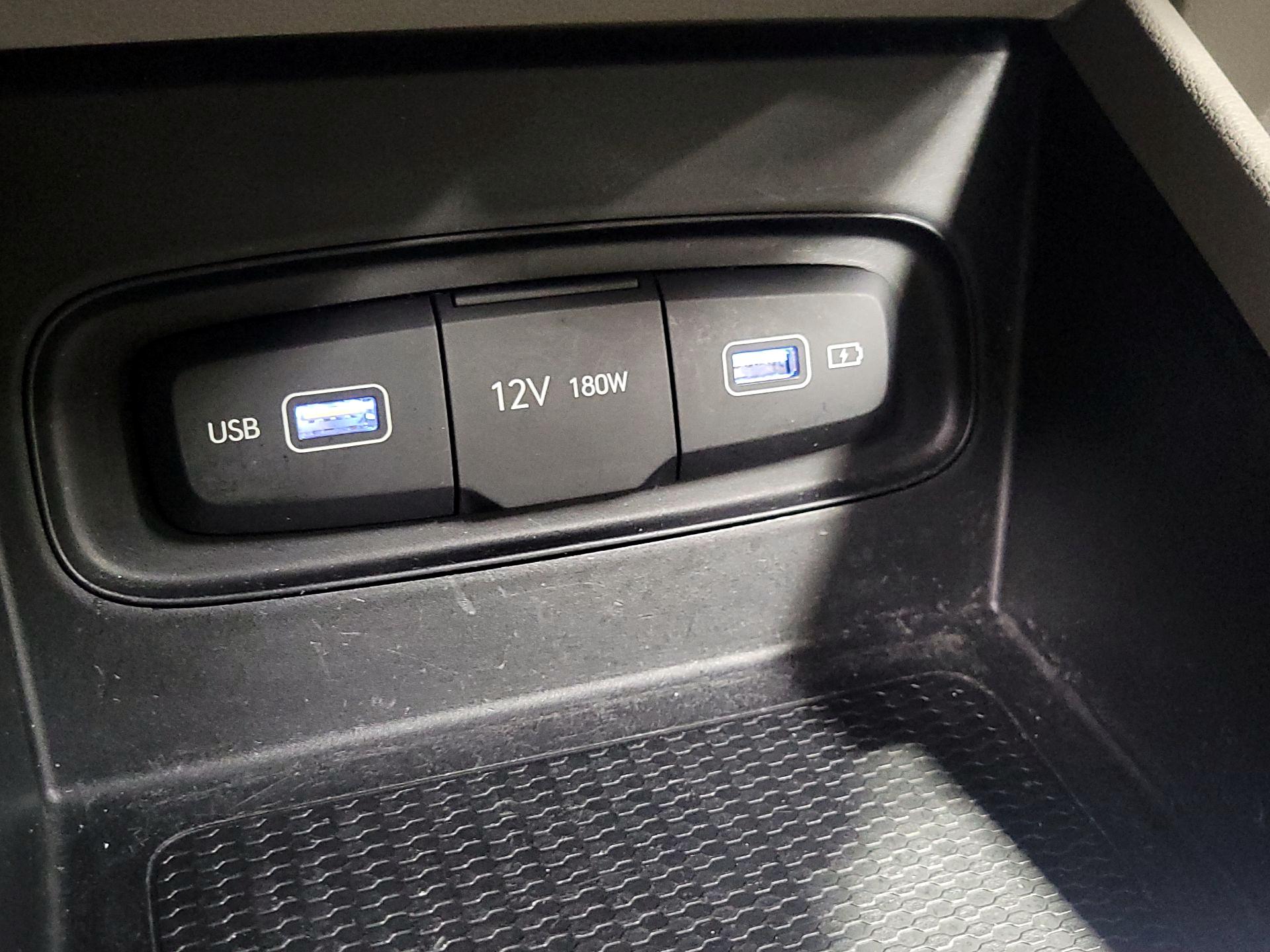 Thumbnail: 2022 Hyundai Venue - 18