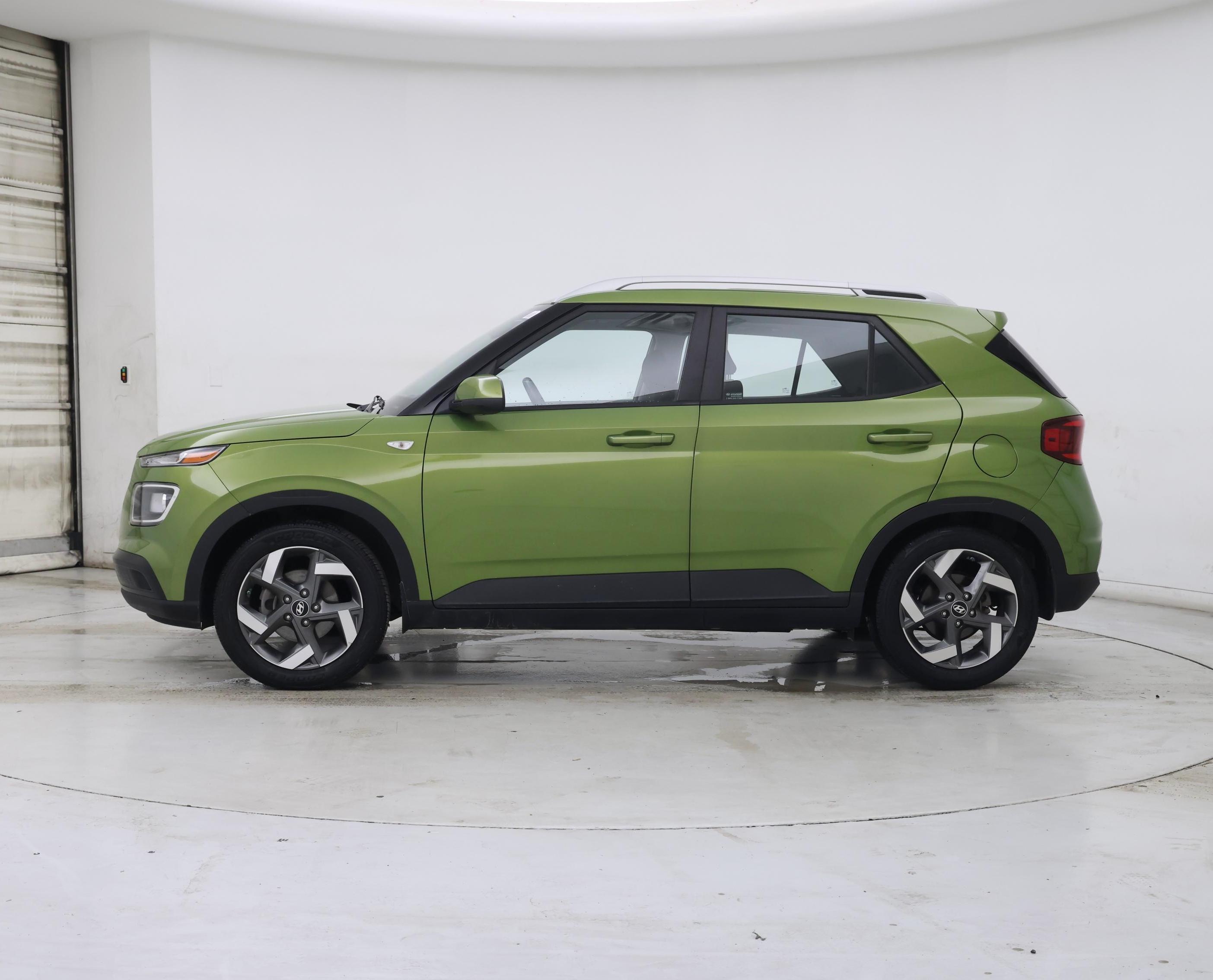 Thumbnail: 2022 Hyundai Venue - 3