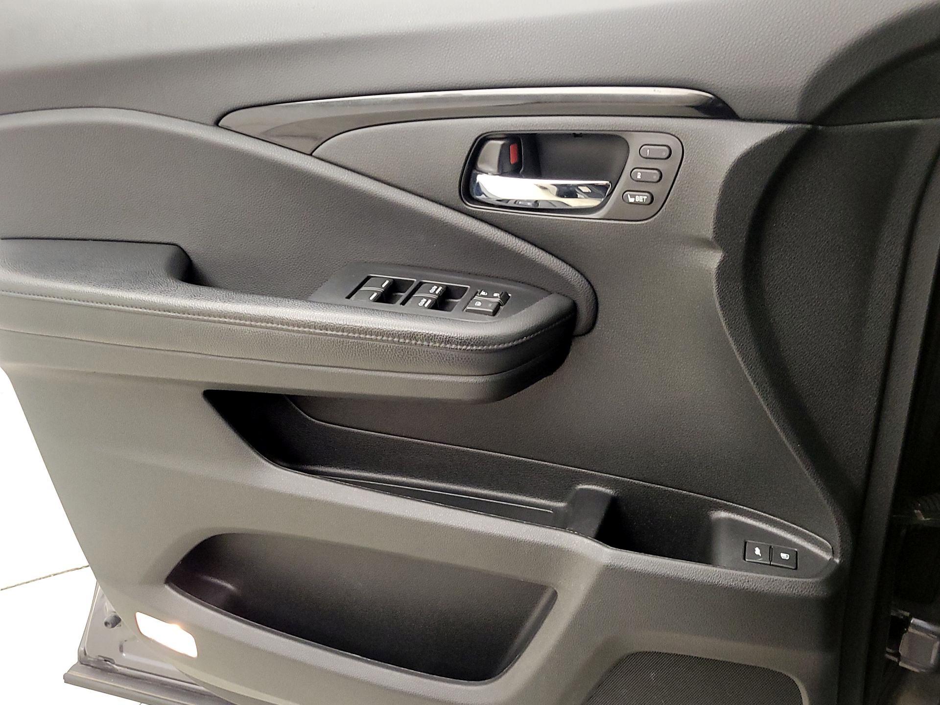 Thumbnail: 2019 Honda Passport - 12