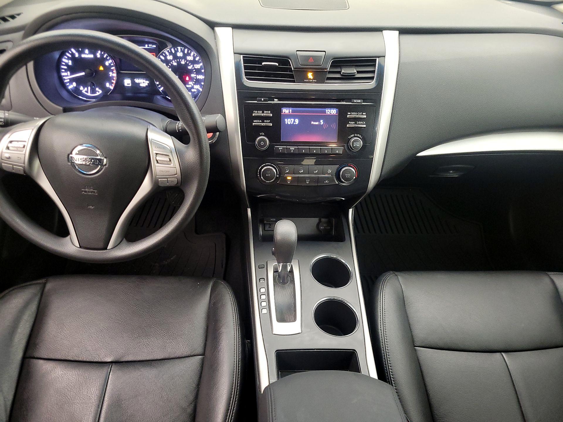 Thumbnail: 2015 Nissan Altima - 9