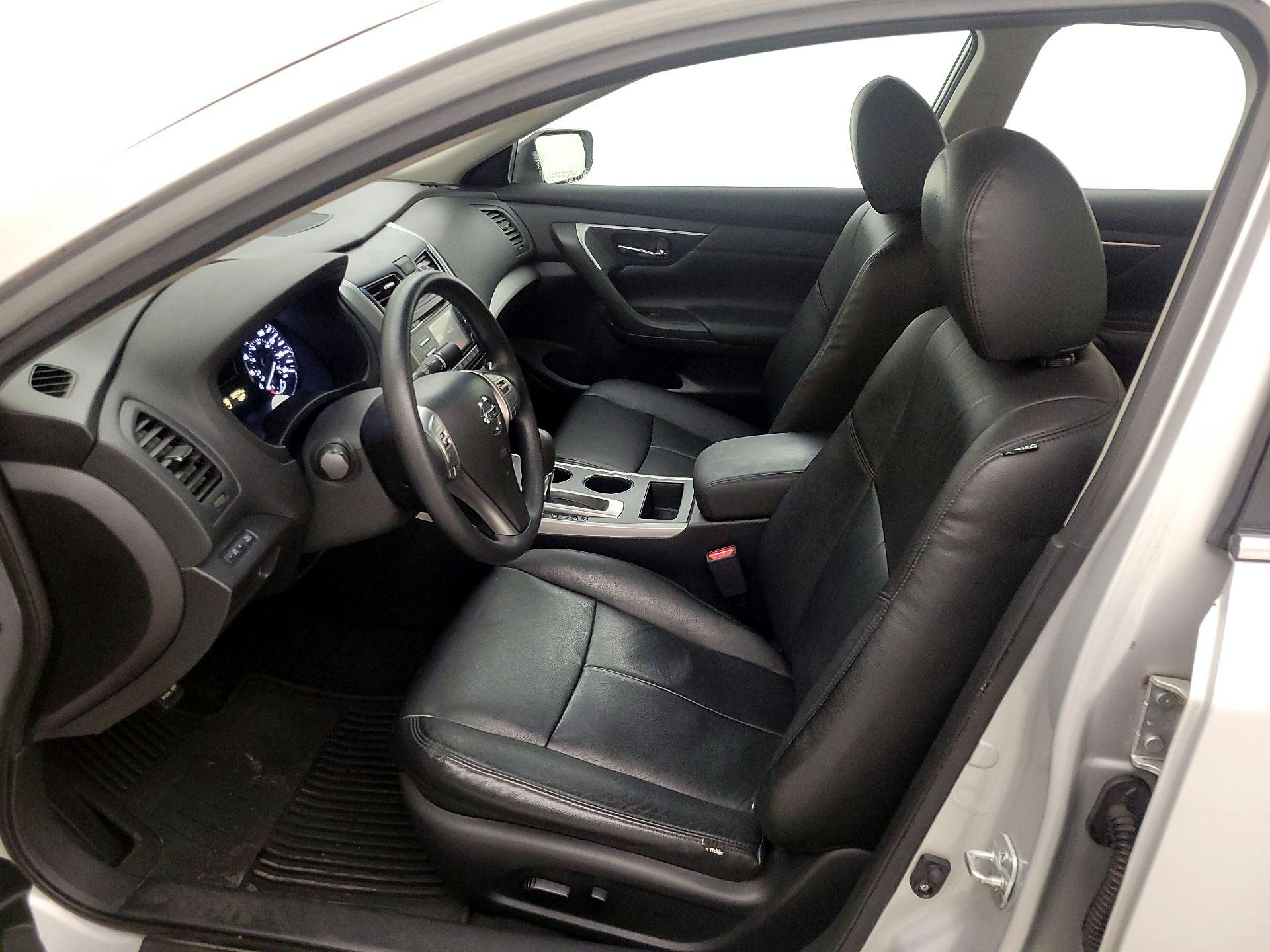 Thumbnail: 2015 Nissan Altima - 11