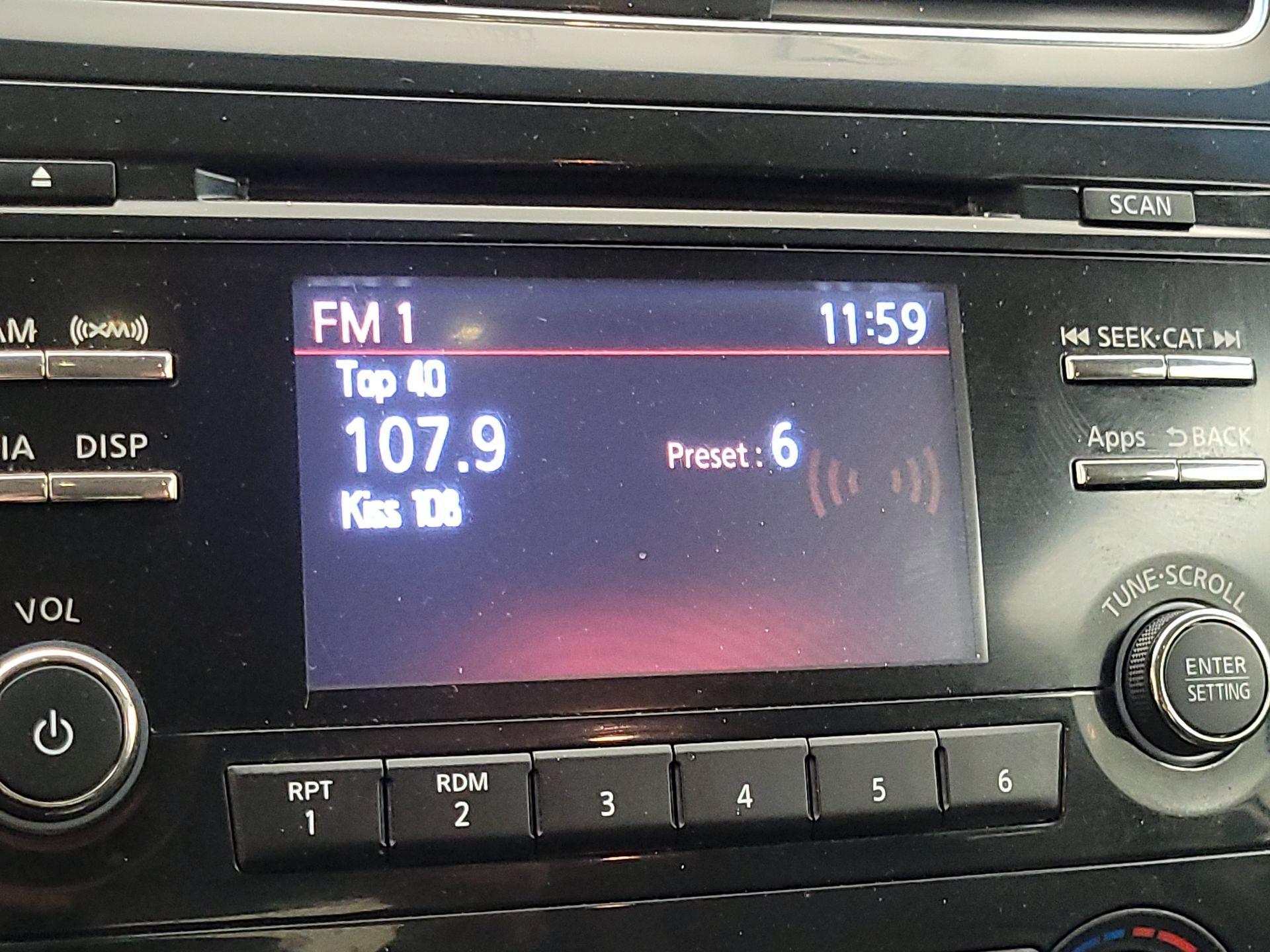 Thumbnail: 2015 Nissan Altima - 15