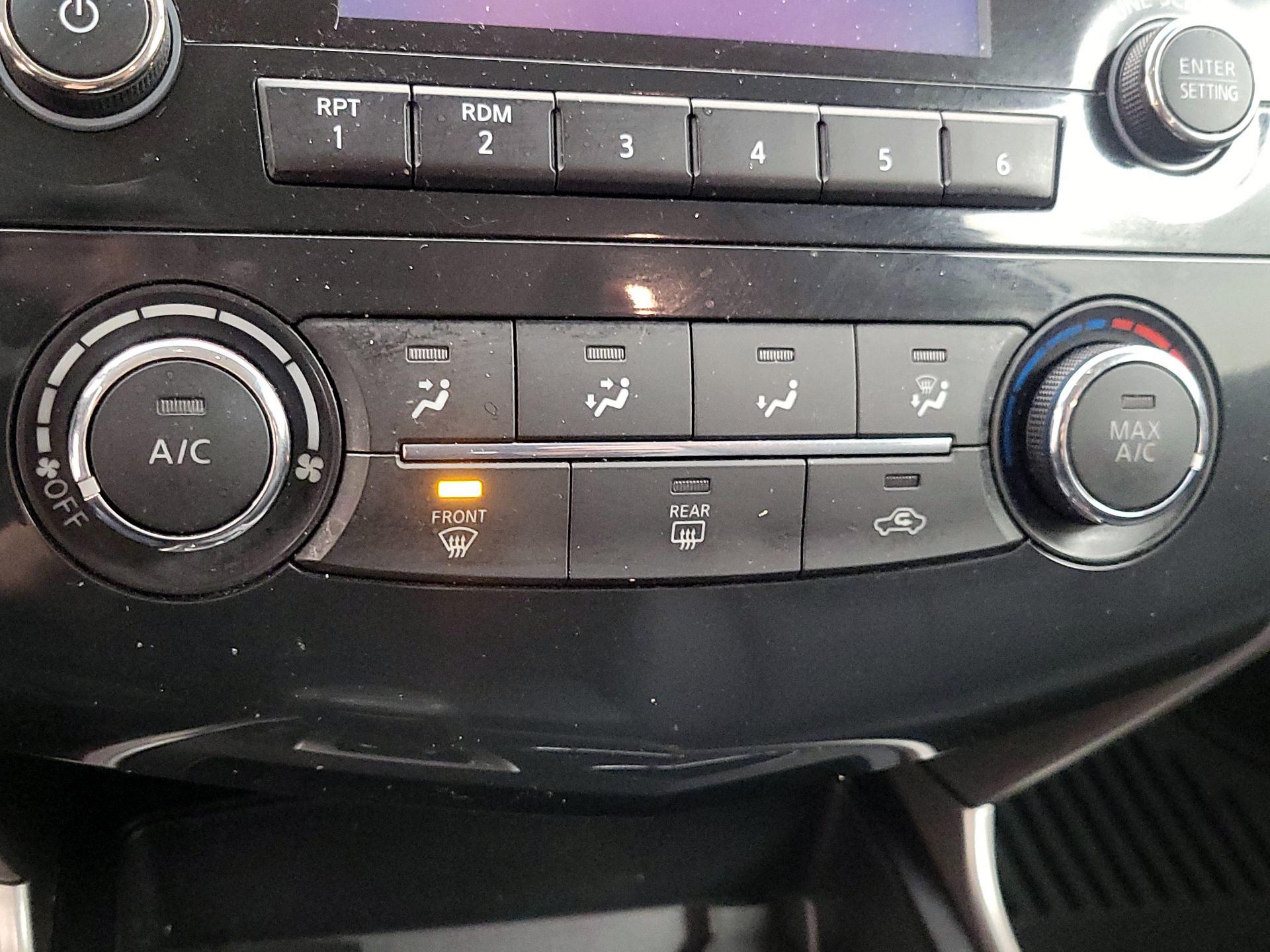 Thumbnail: 2015 Nissan Altima - 16