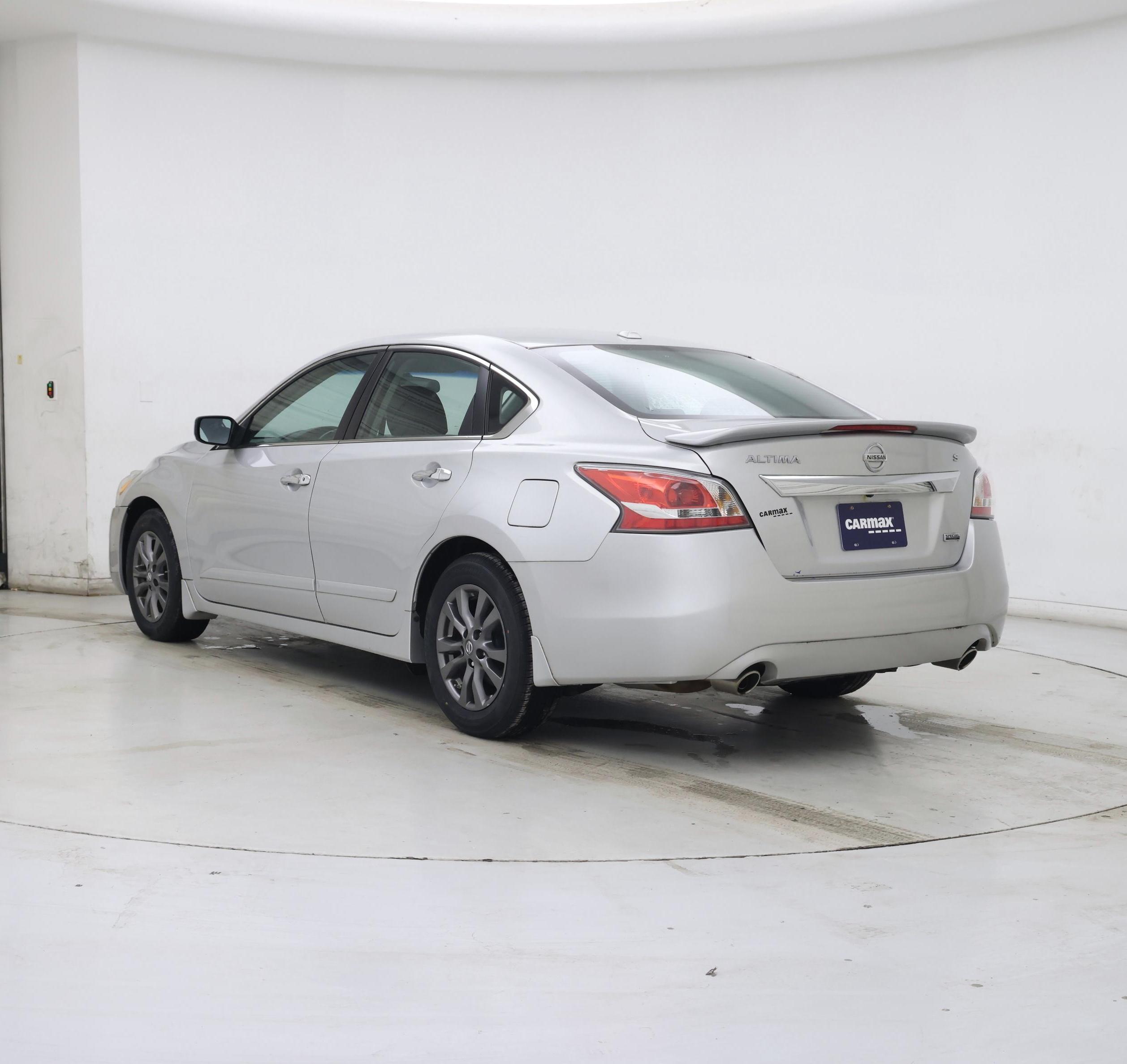 Thumbnail: 2015 Nissan Altima - 2
