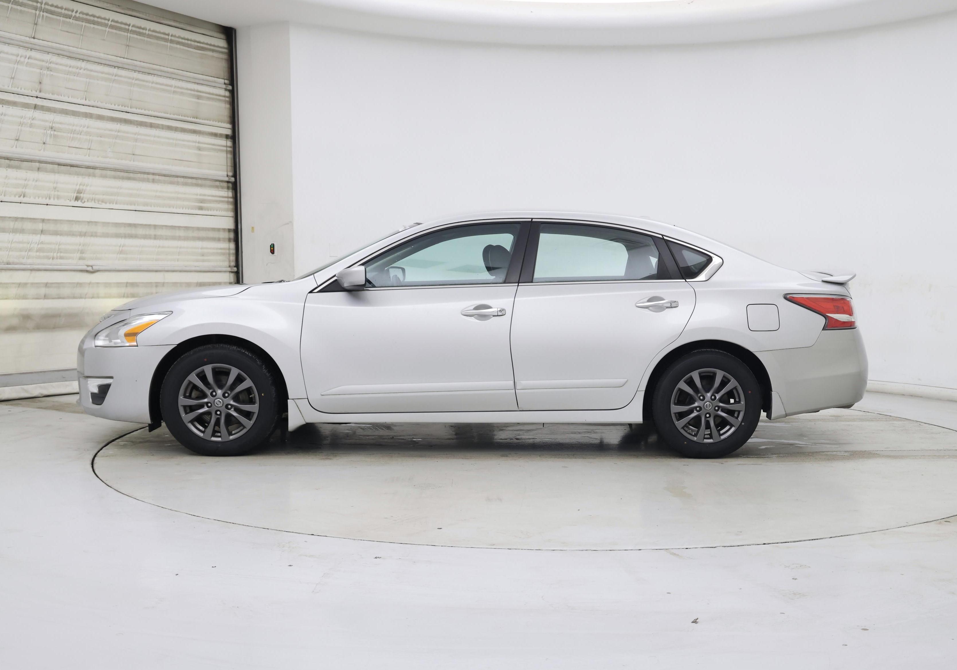 Thumbnail: 2015 Nissan Altima - 3