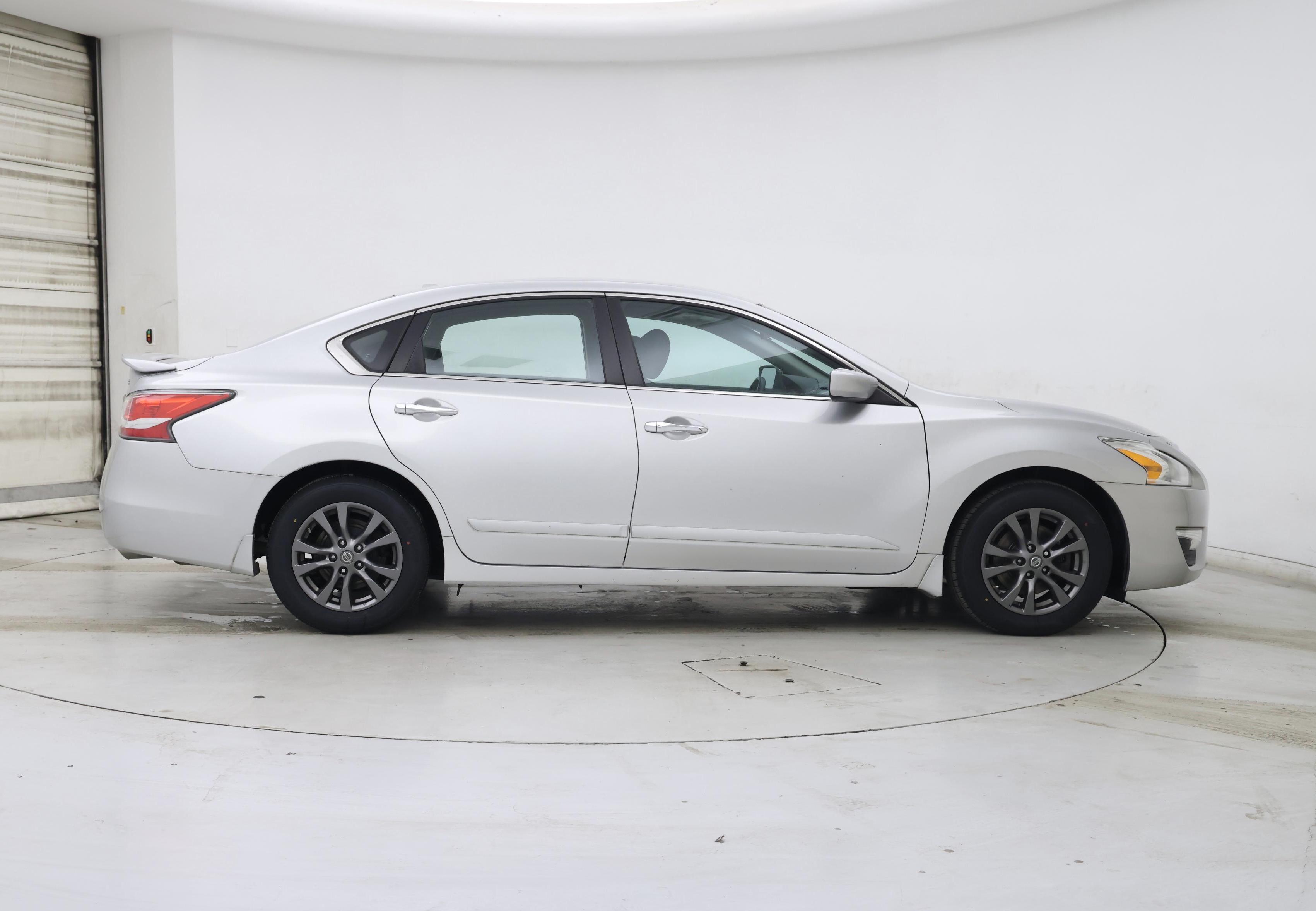 Thumbnail: 2015 Nissan Altima - 7