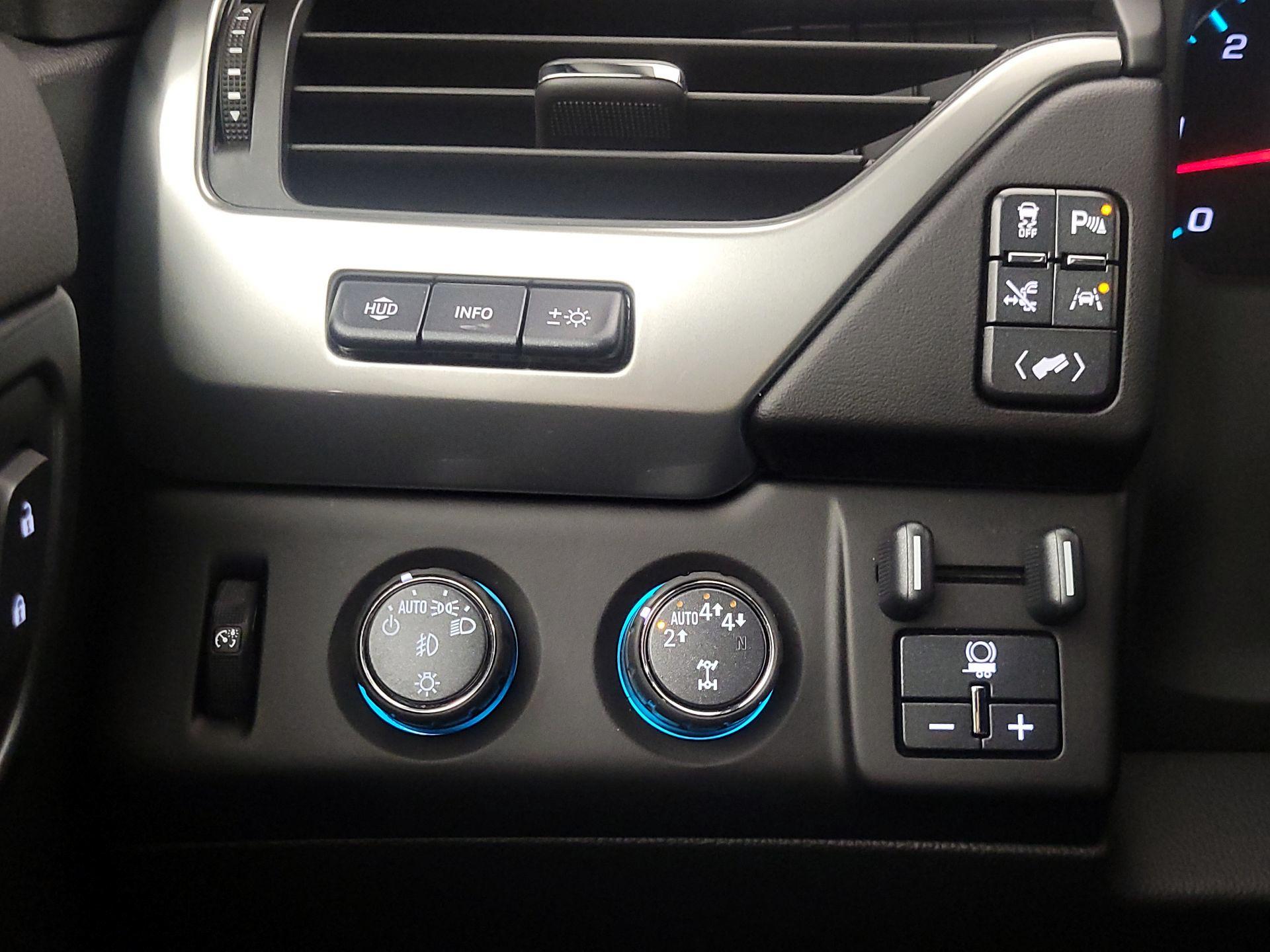 Thumbnail: 2020 Chevrolet Suburban - 13