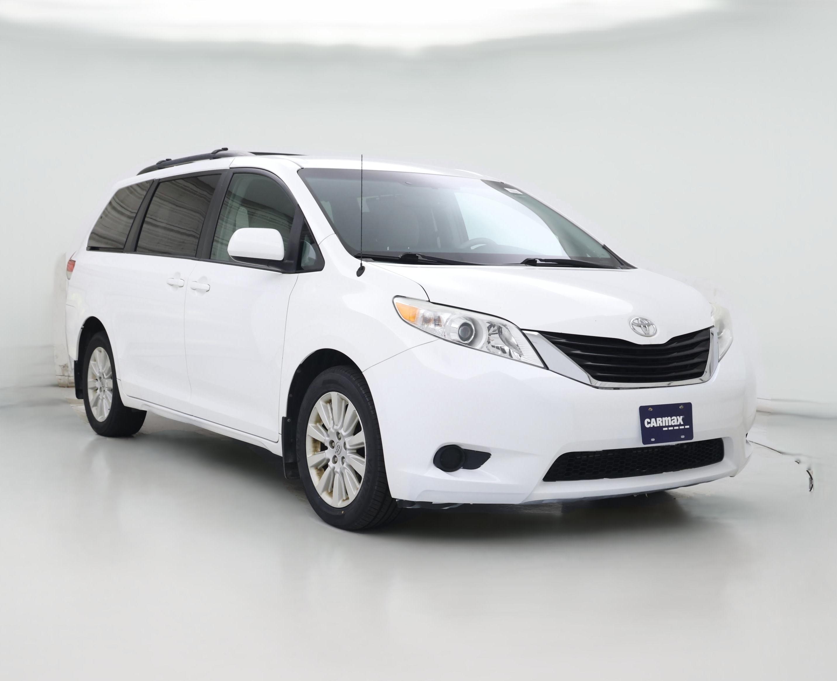 Thumbnail: 2014 Toyota Sienna - 1