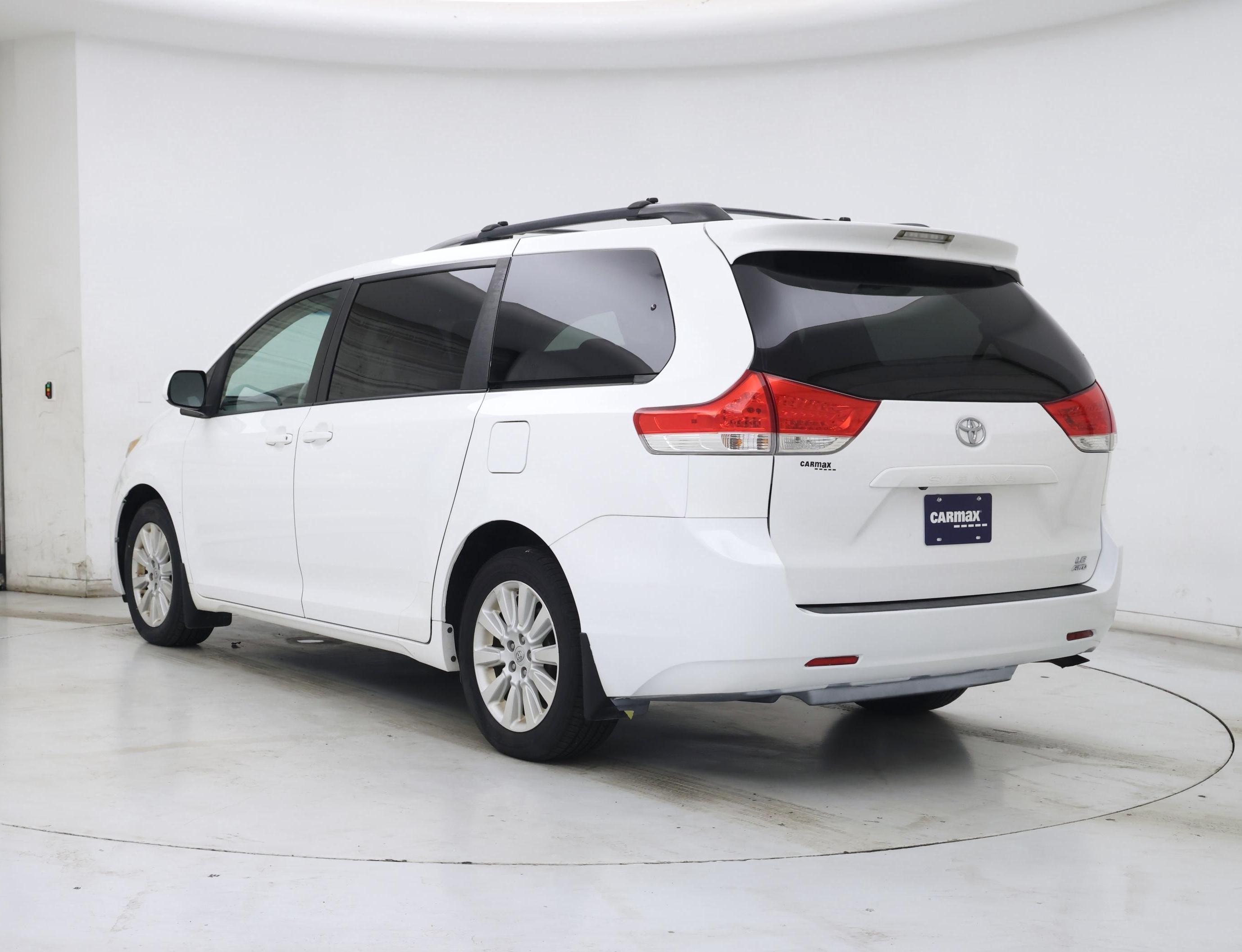 Thumbnail: 2014 Toyota Sienna - 2