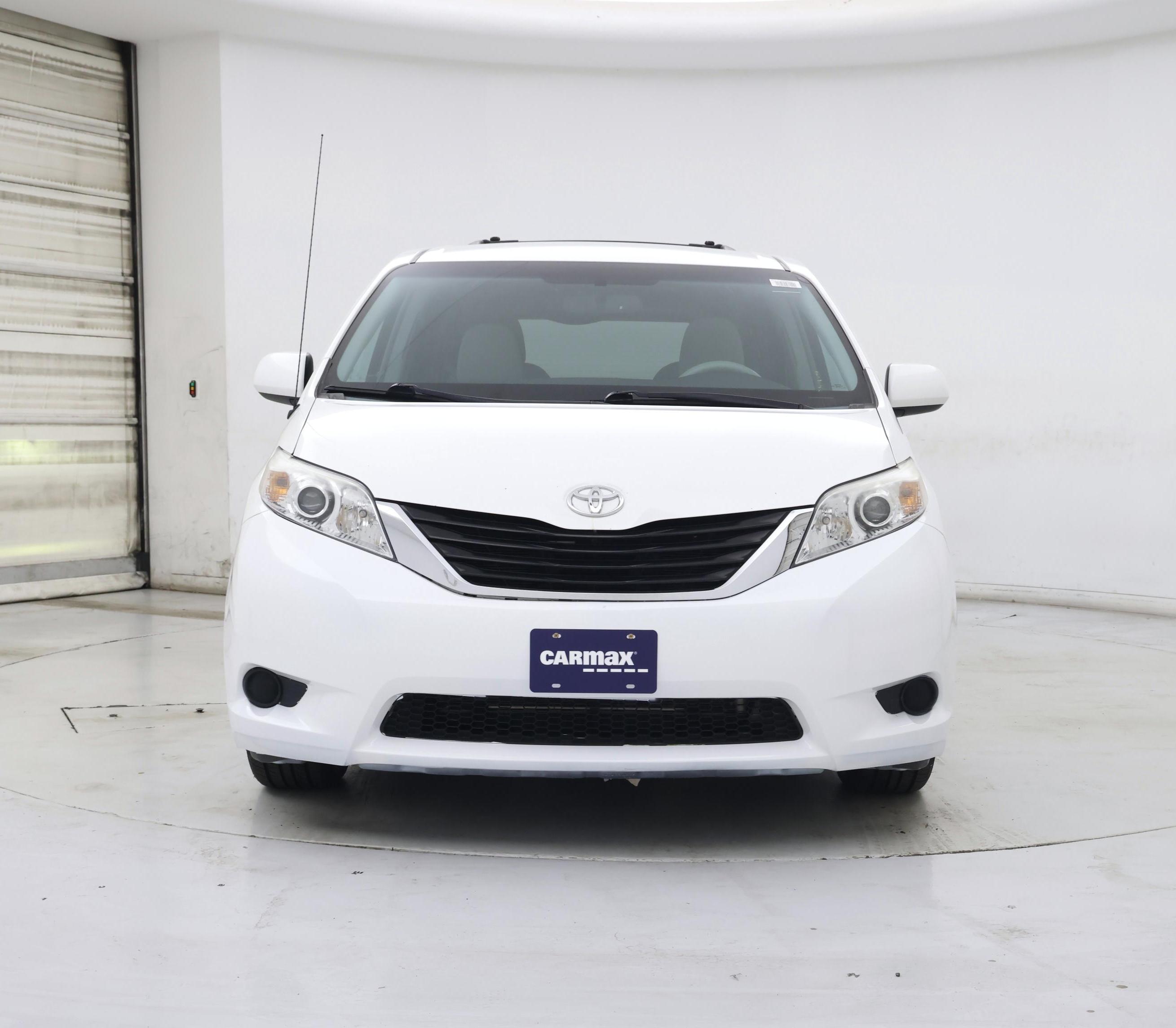 Thumbnail: 2014 Toyota Sienna - 5