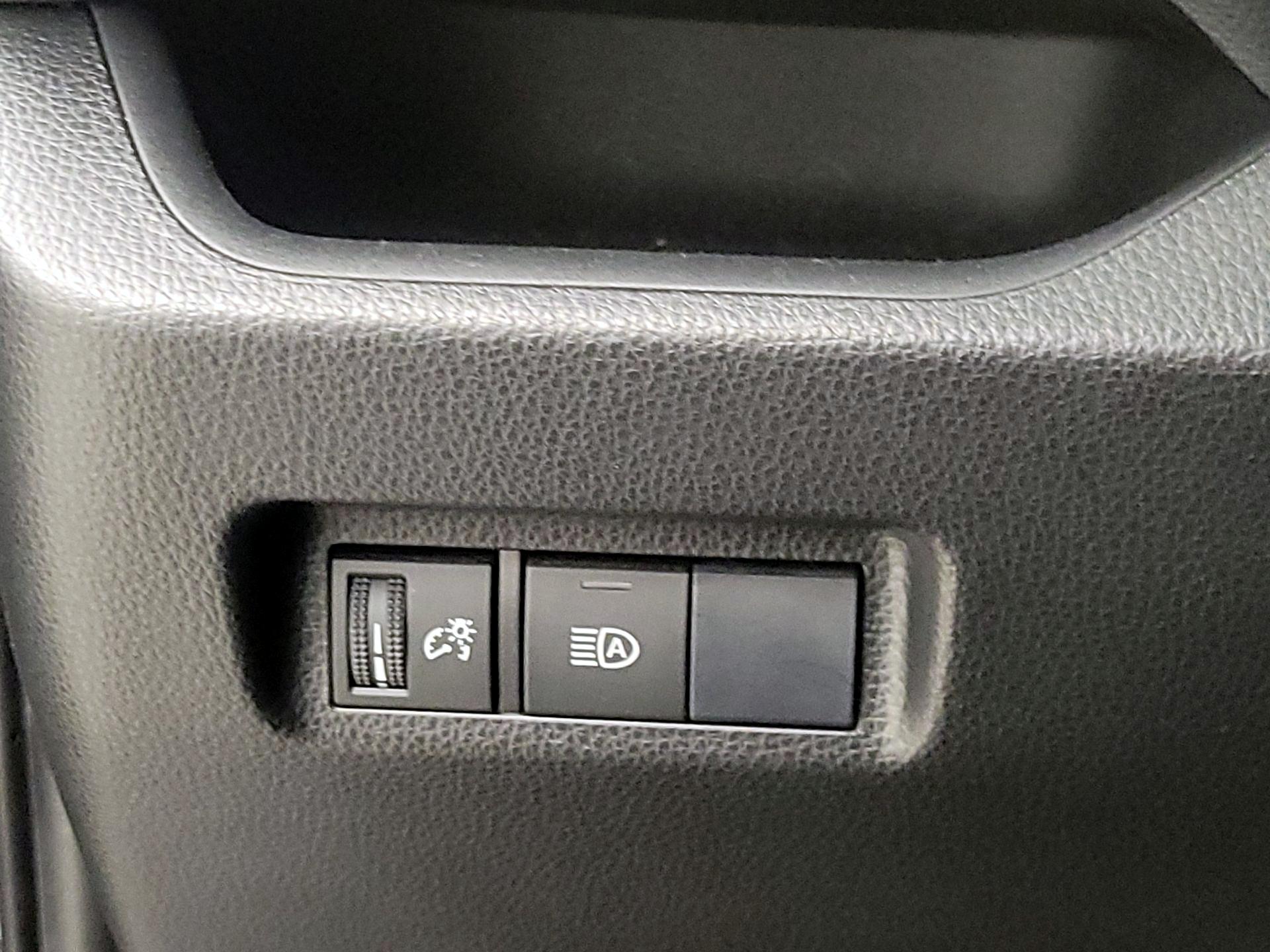 Thumbnail: 2019 Toyota RAV4 - 13