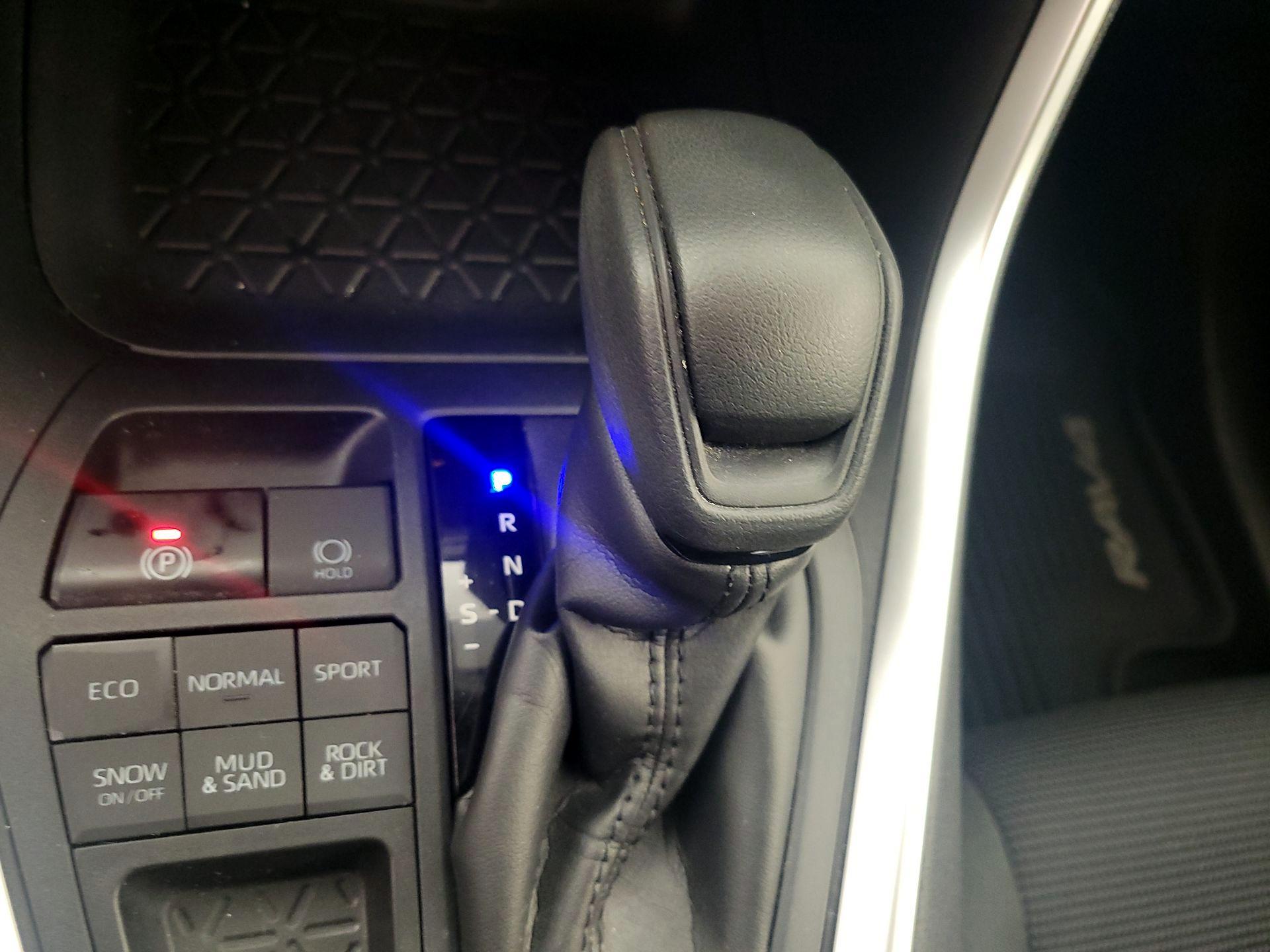 Thumbnail: 2019 Toyota RAV4 - 17