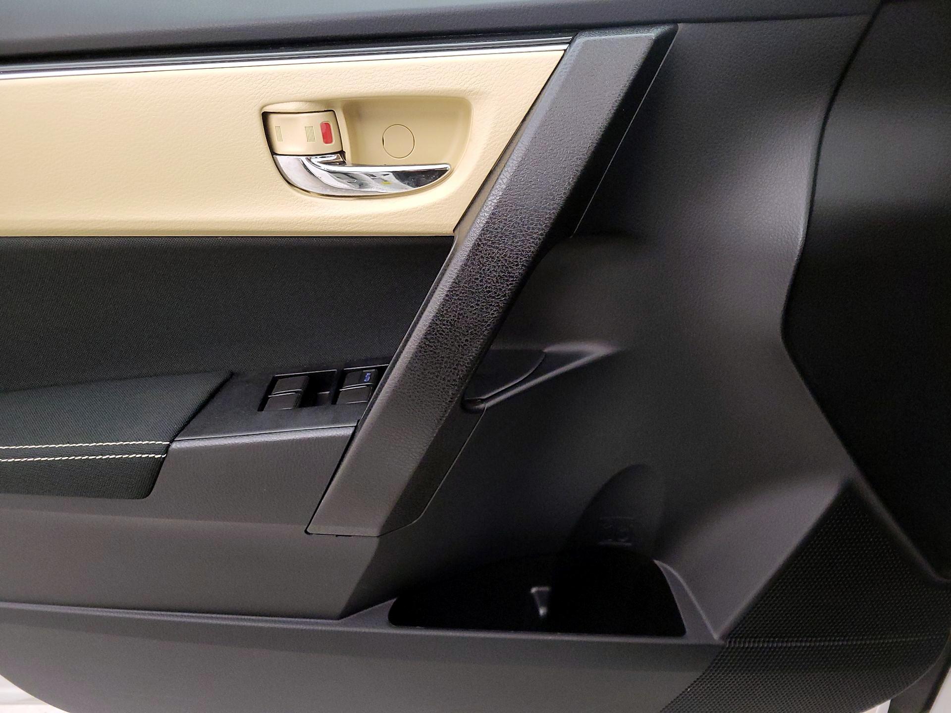 Thumbnail: 2017 Toyota Corolla - 12