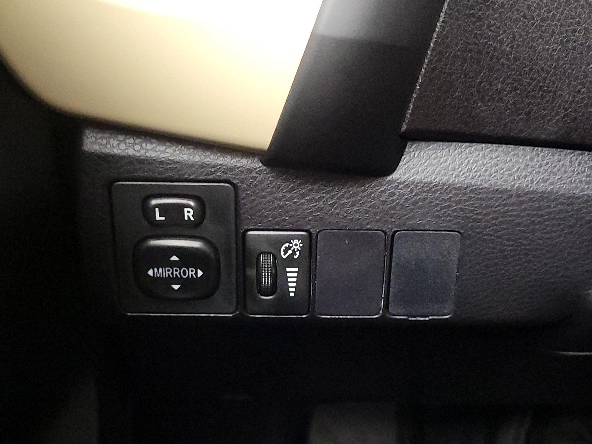 Thumbnail: 2017 Toyota Corolla - 13