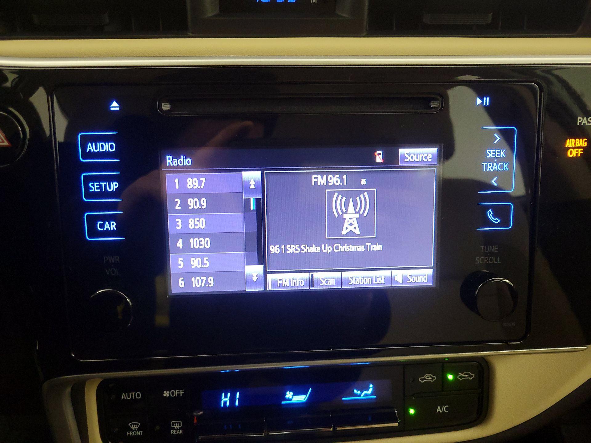 Thumbnail: 2017 Toyota Corolla - 15