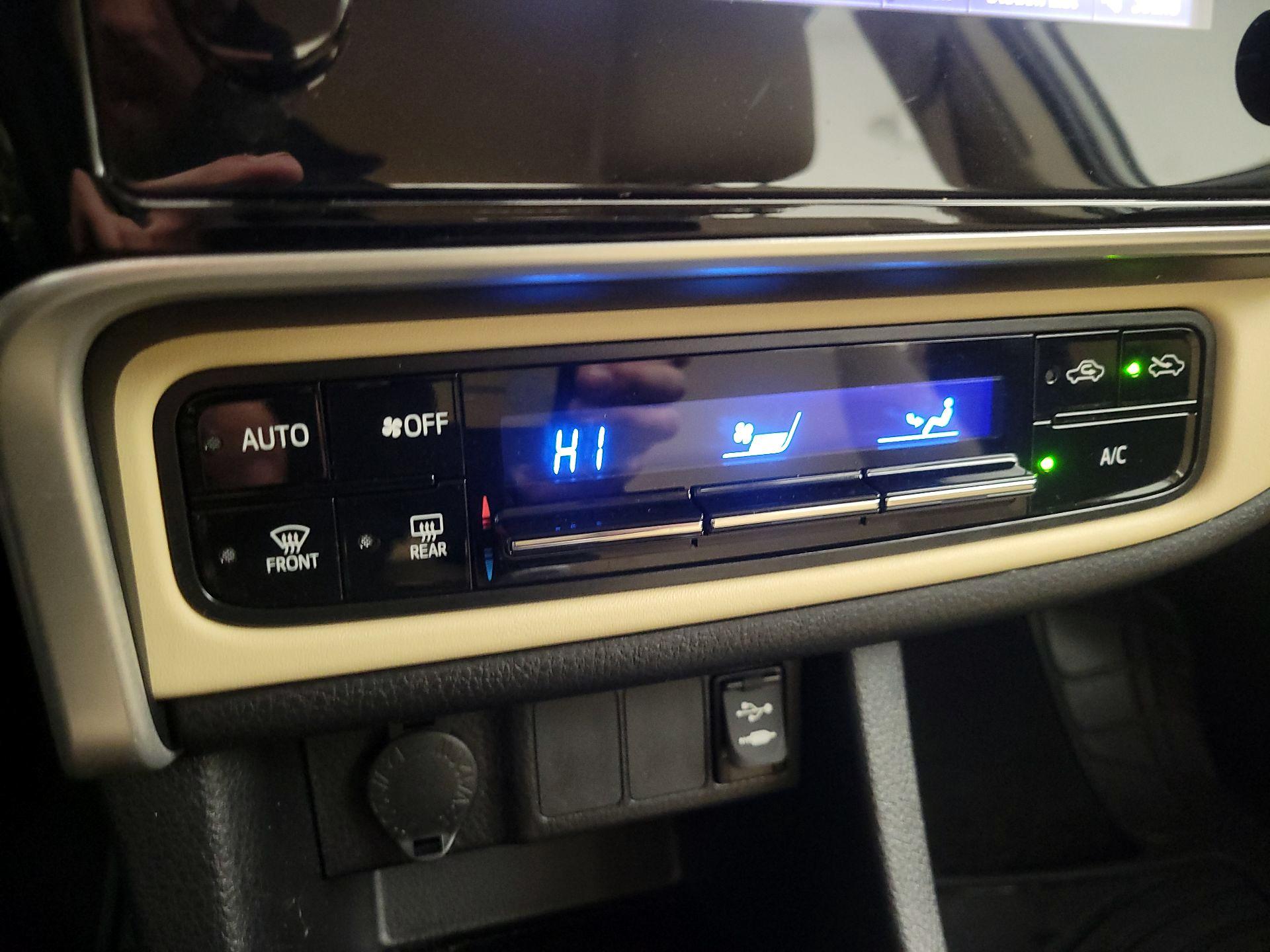 Thumbnail: 2017 Toyota Corolla - 16