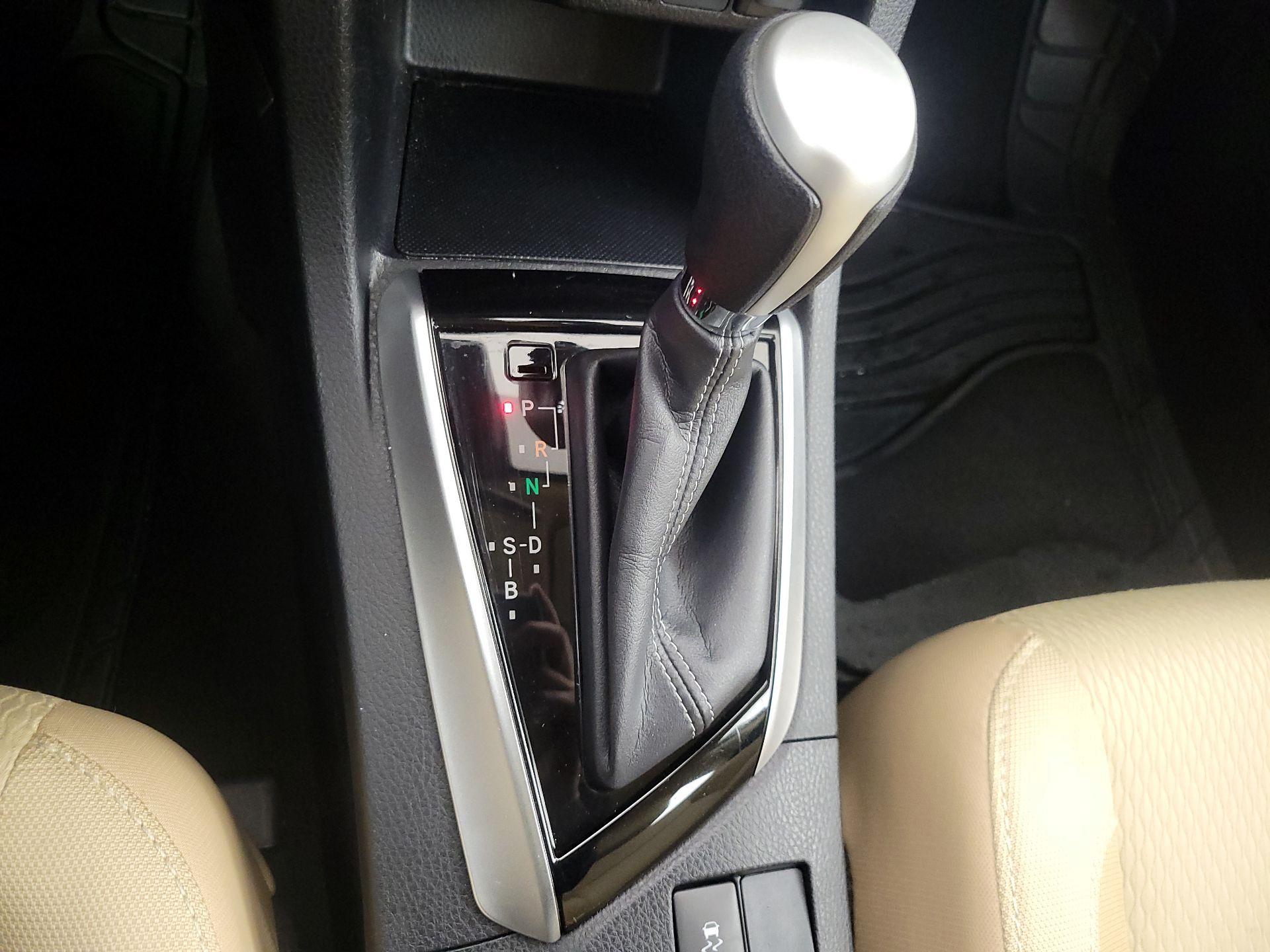 Thumbnail: 2017 Toyota Corolla - 17