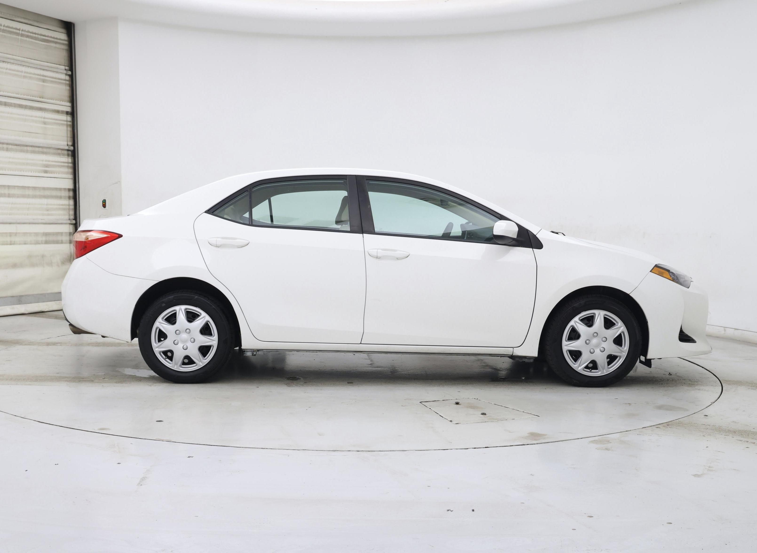 Thumbnail: 2017 Toyota Corolla - 7