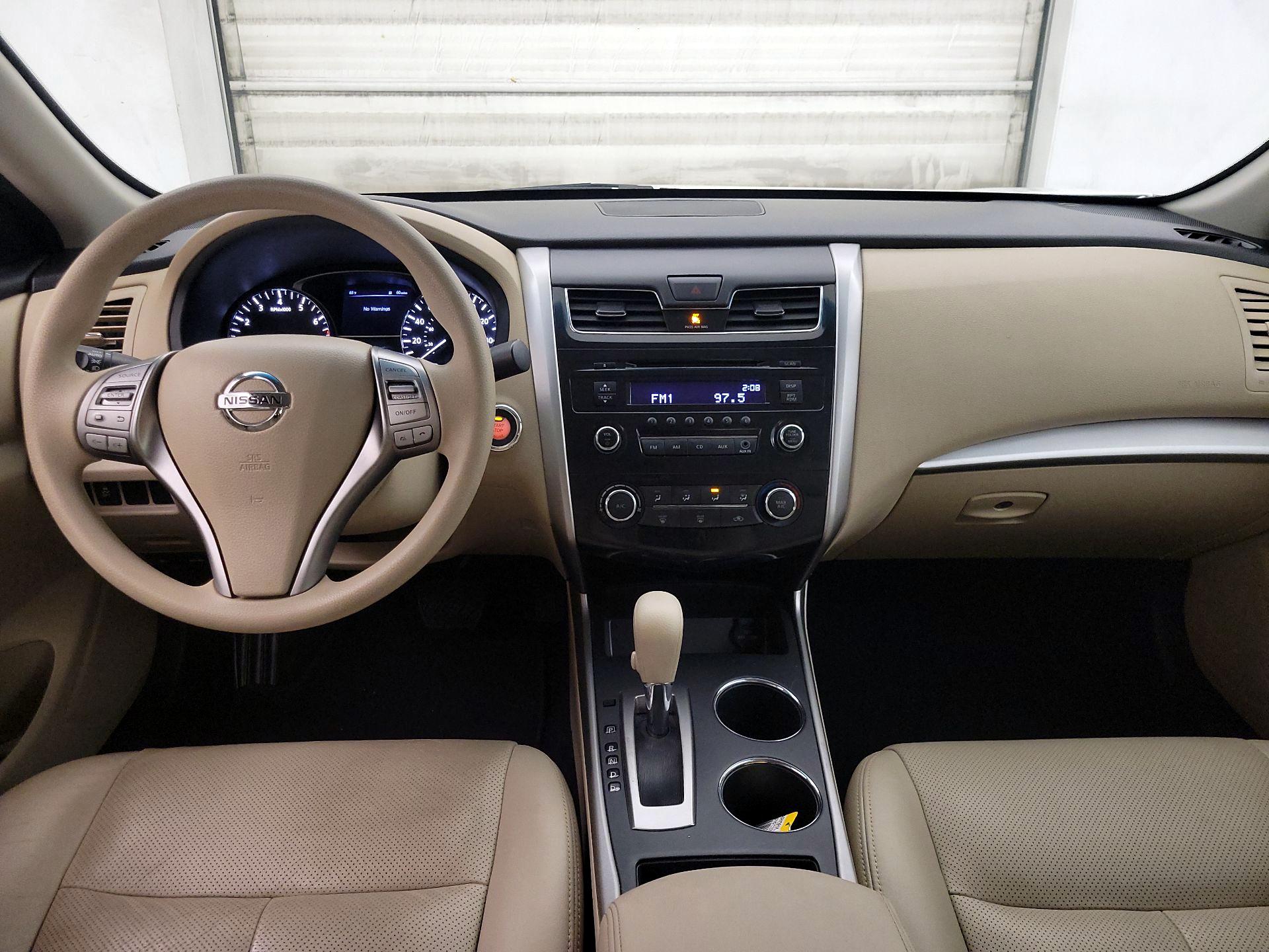 Thumbnail: 2015 Nissan Altima - 9