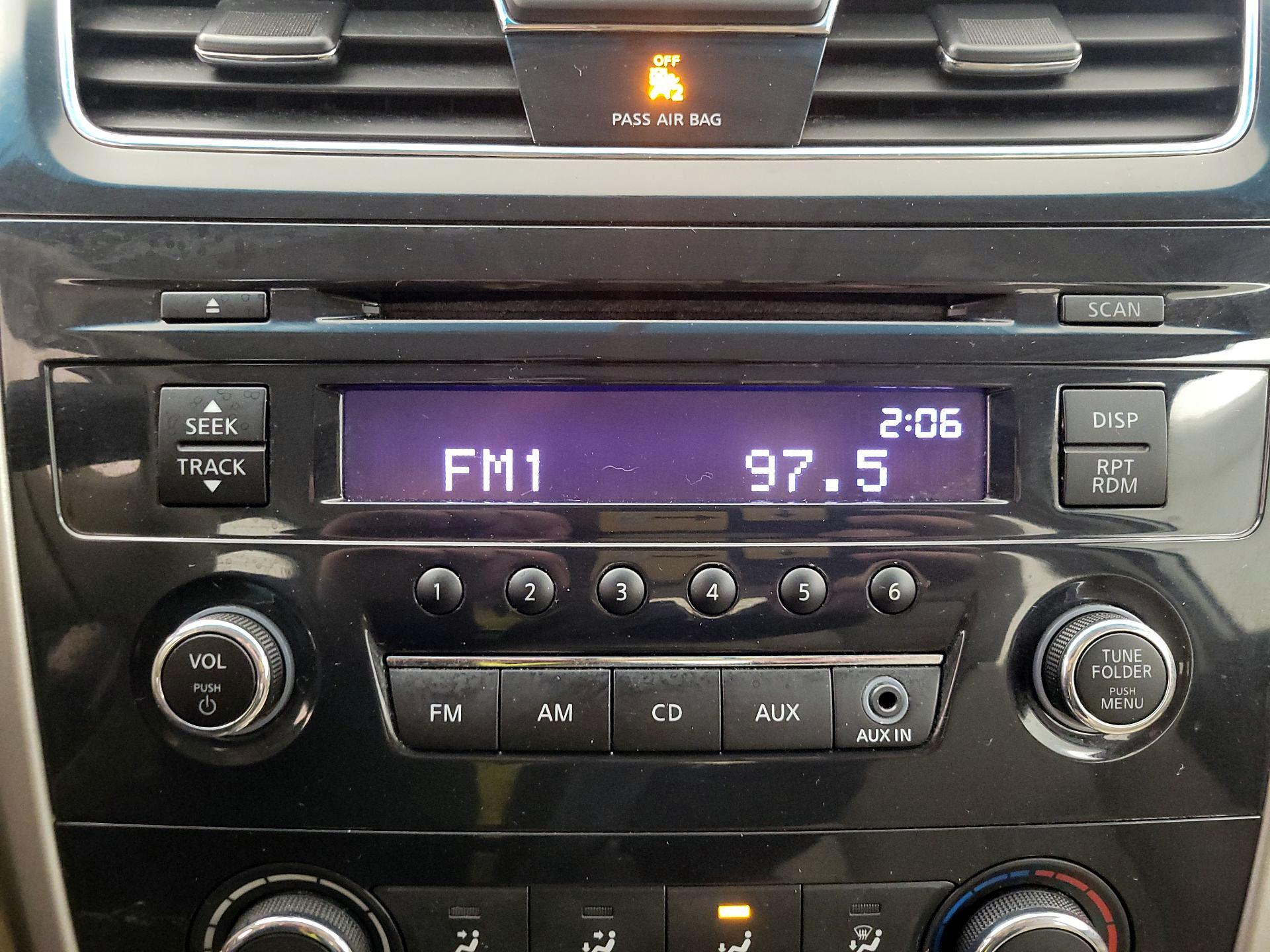 Thumbnail: 2015 Nissan Altima - 14