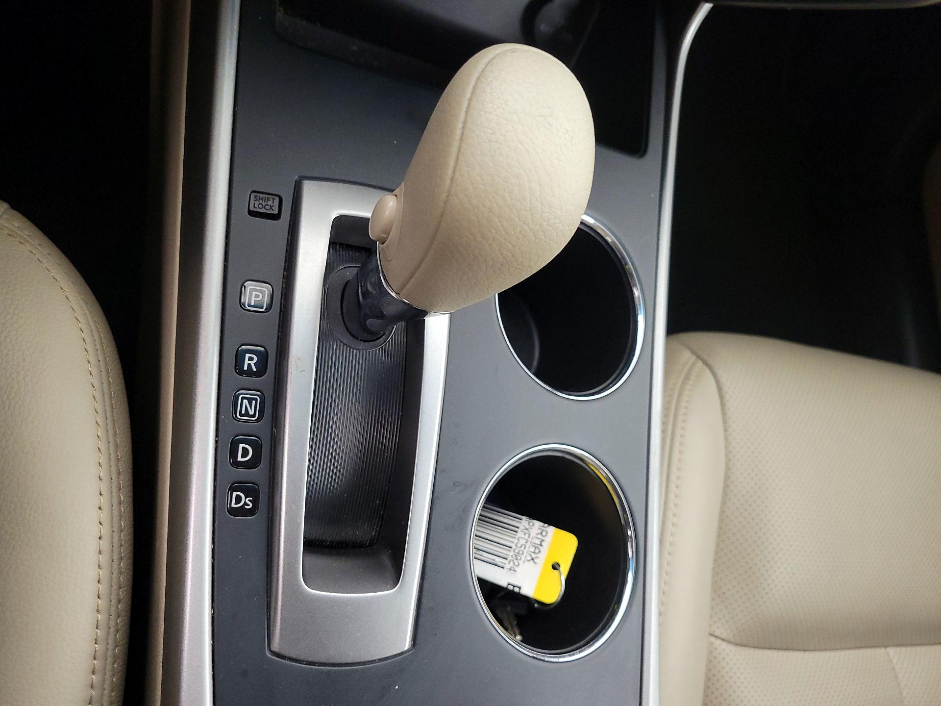 Thumbnail: 2015 Nissan Altima - 16