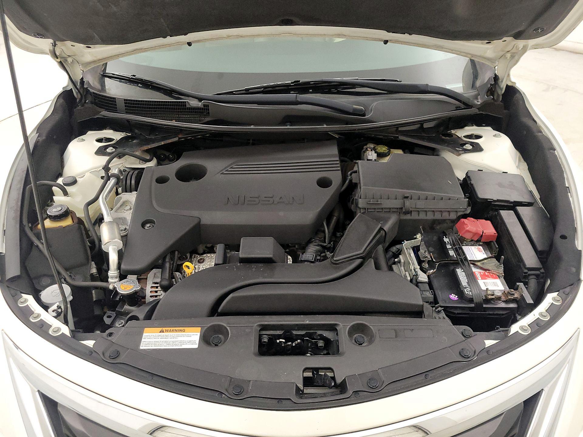 Thumbnail: 2015 Nissan Altima - 20