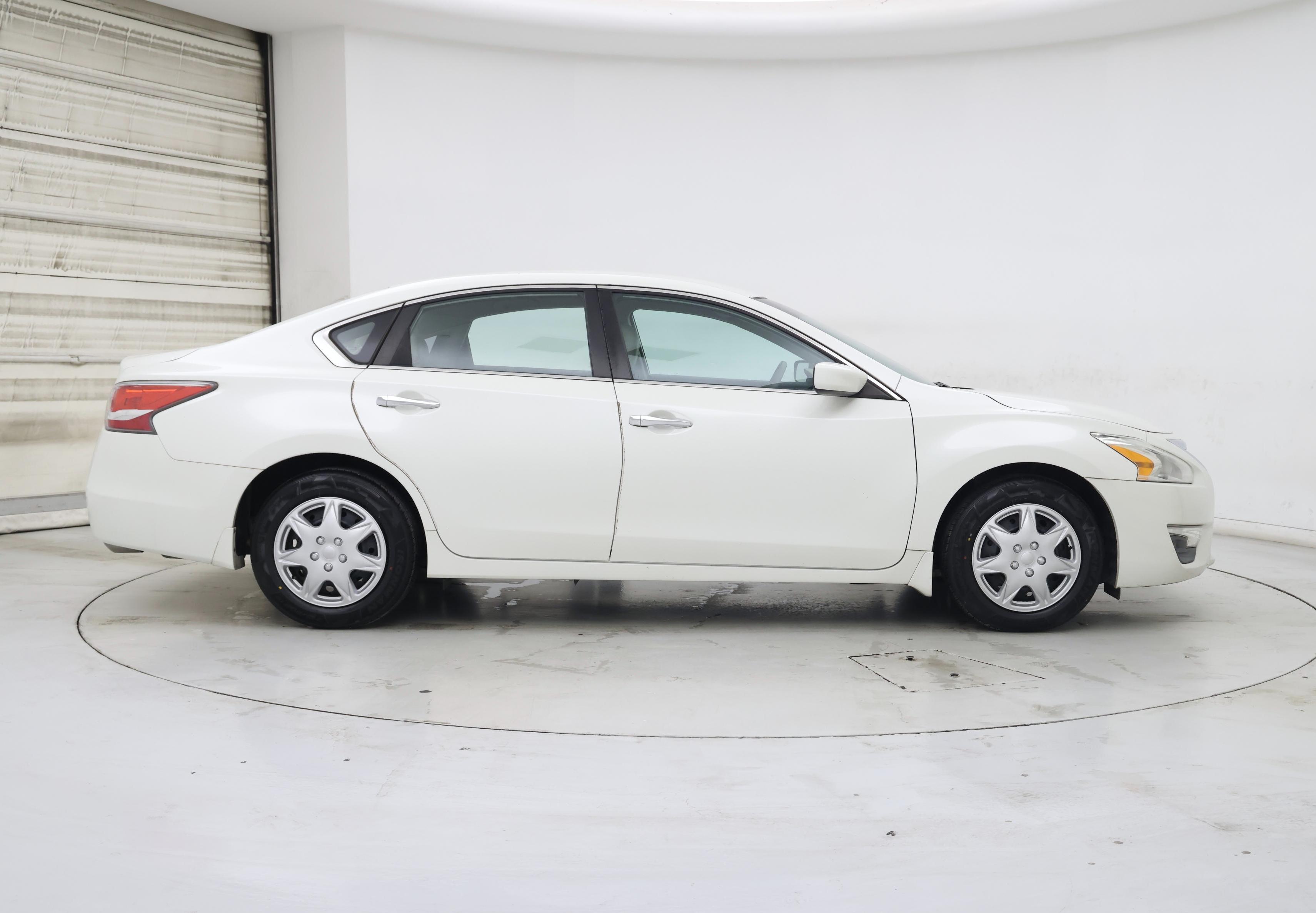 Thumbnail: 2015 Nissan Altima - 7