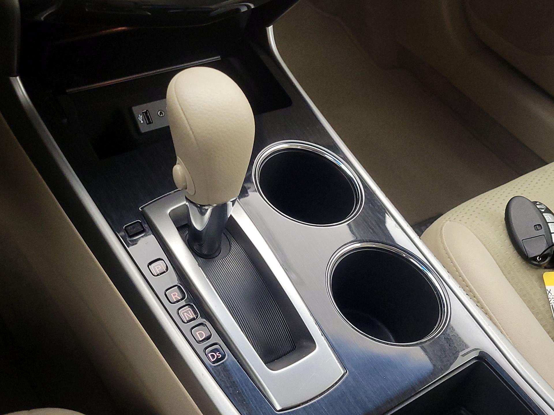 Thumbnail: 2014 Nissan Altima - 17