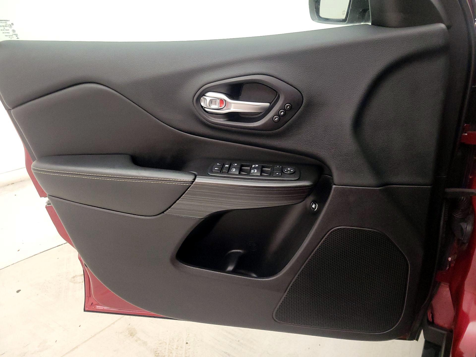 Thumbnail: 2014 Jeep Cherokee - 12