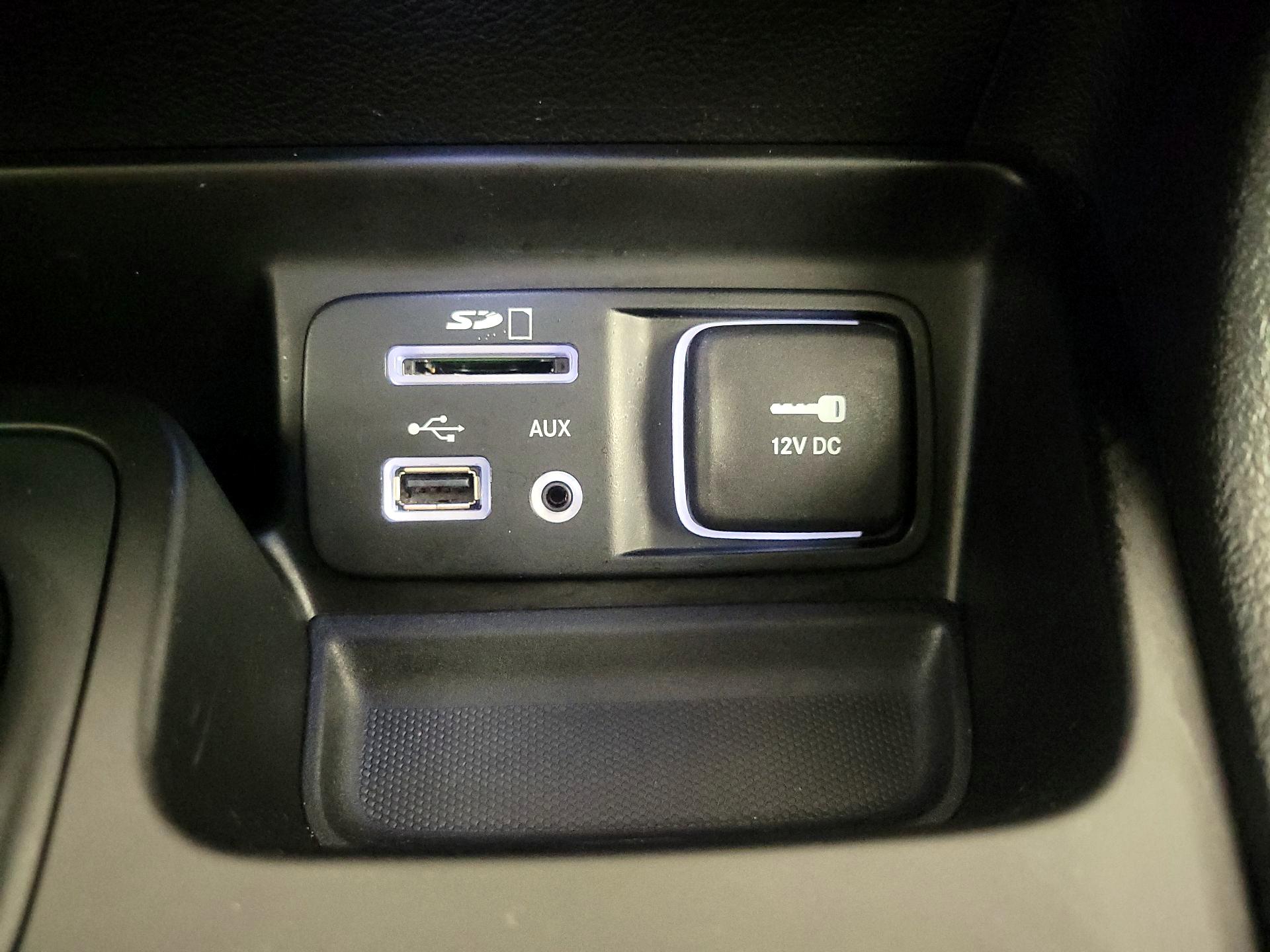 Thumbnail: 2014 Jeep Cherokee - 19