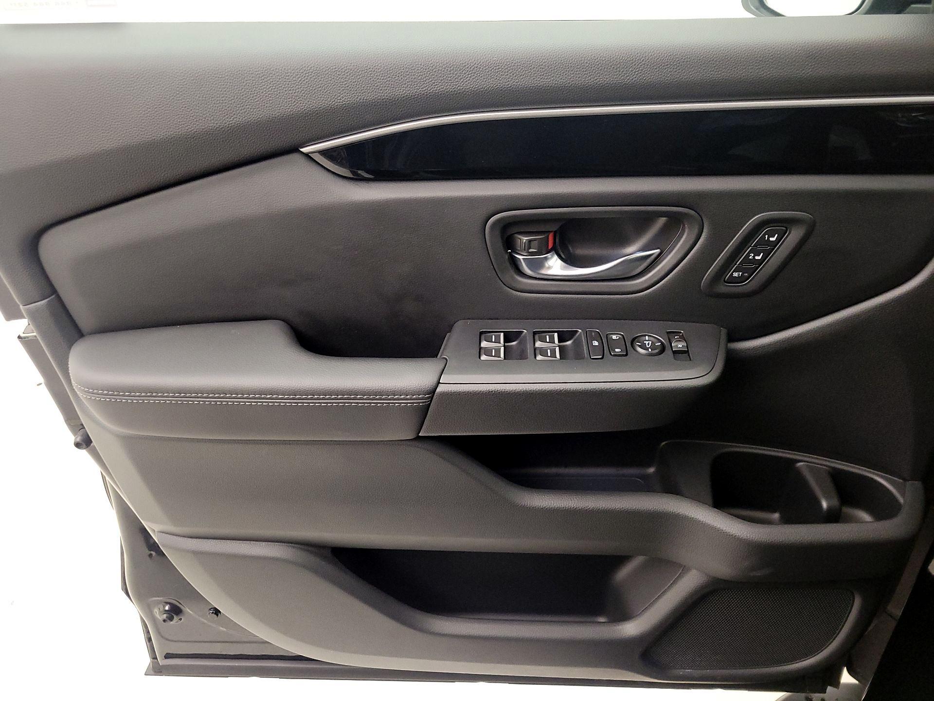 Thumbnail: 2023 Honda Pilot - 12