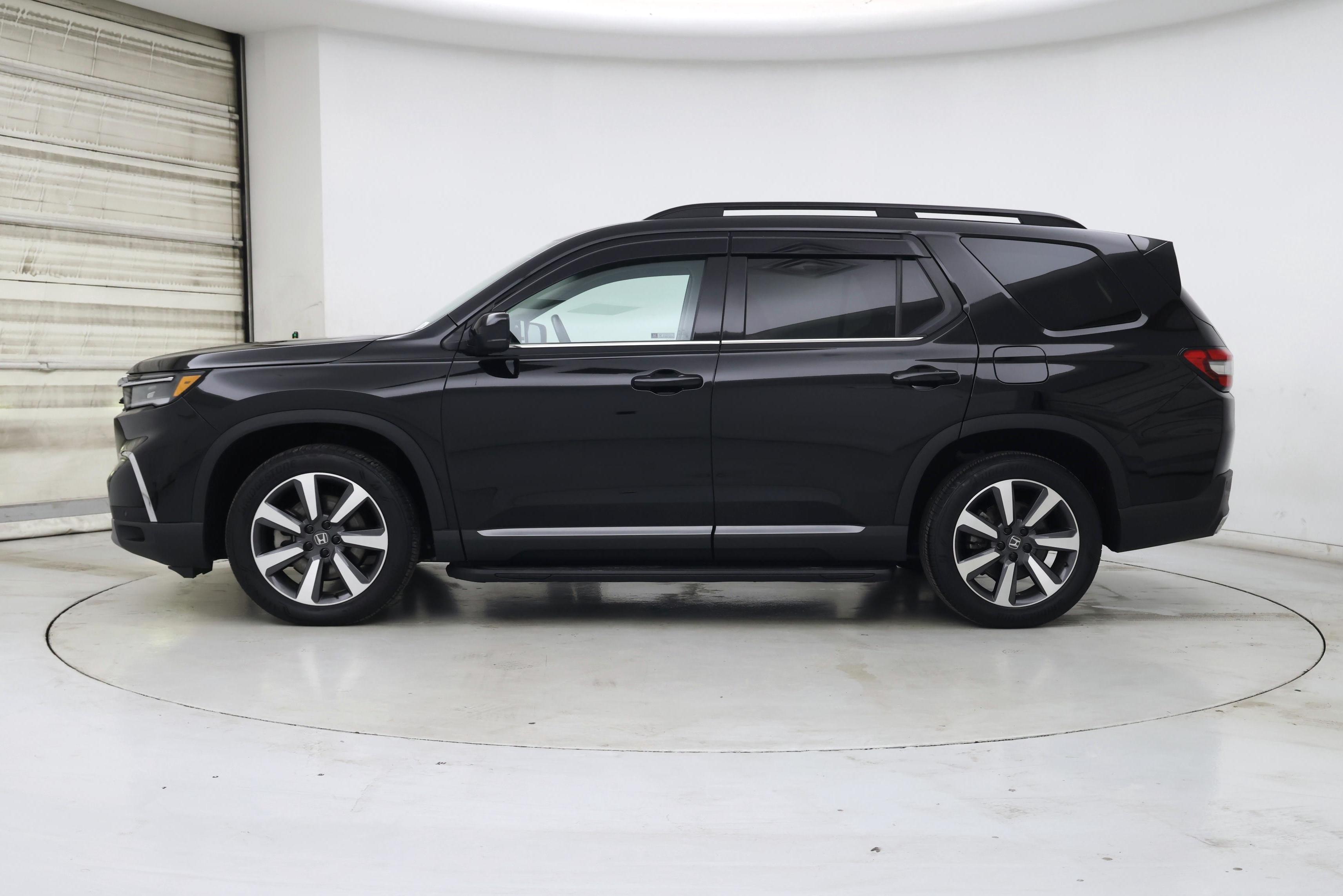 Thumbnail: 2023 Honda Pilot - 3