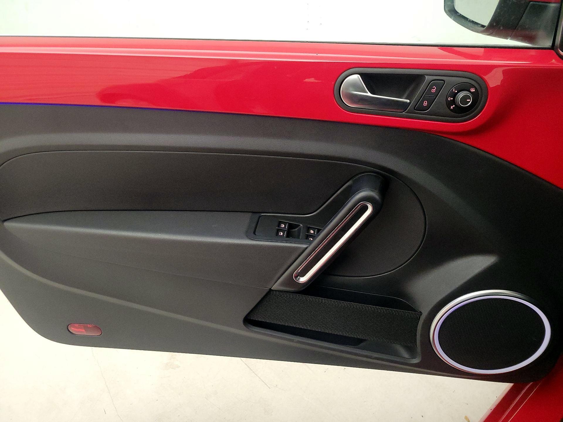 Thumbnail: 2019 Volkswagen Beetle - 12