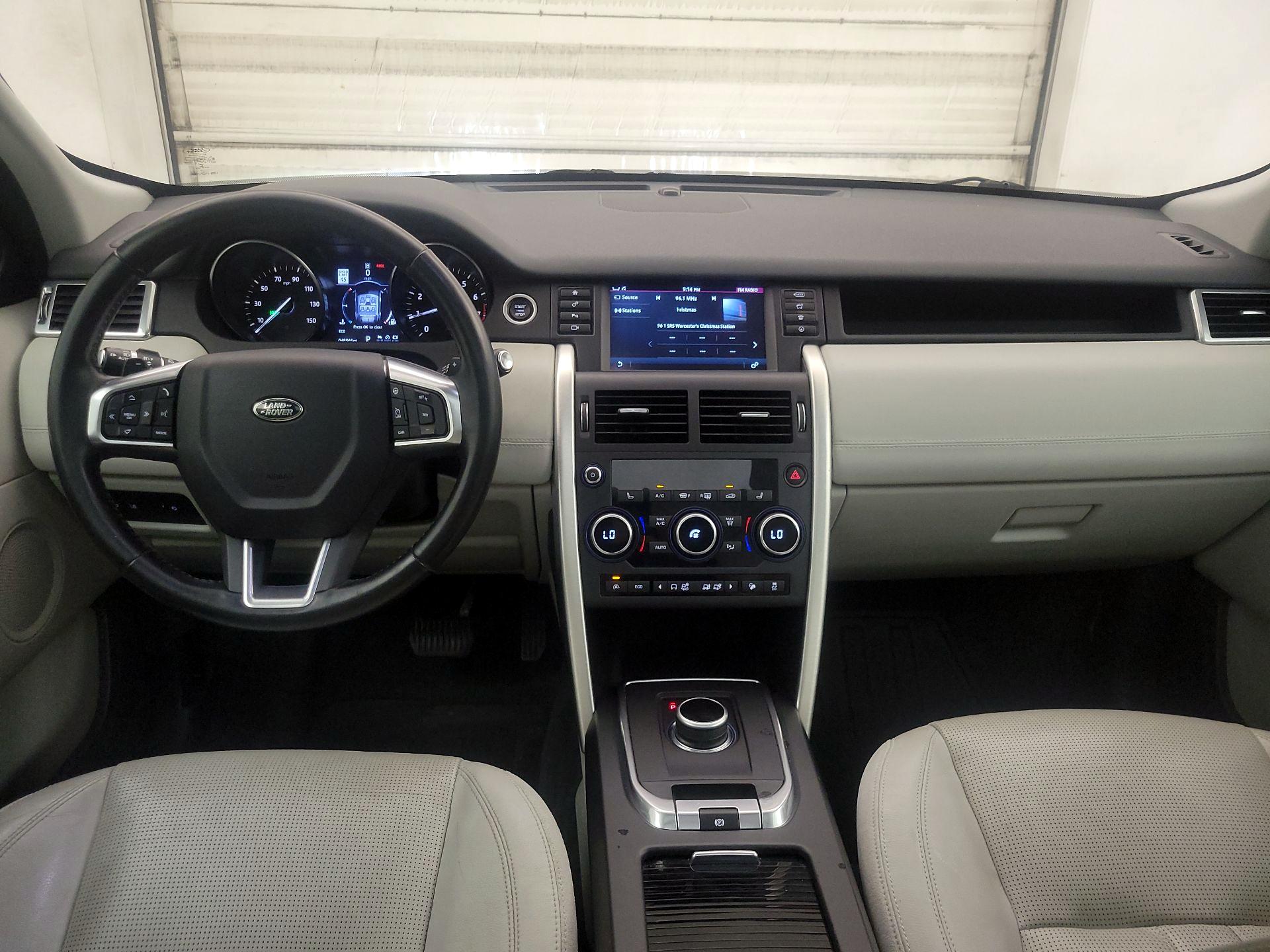 Thumbnail: 2017 Land Rover Discovery Sport - 9