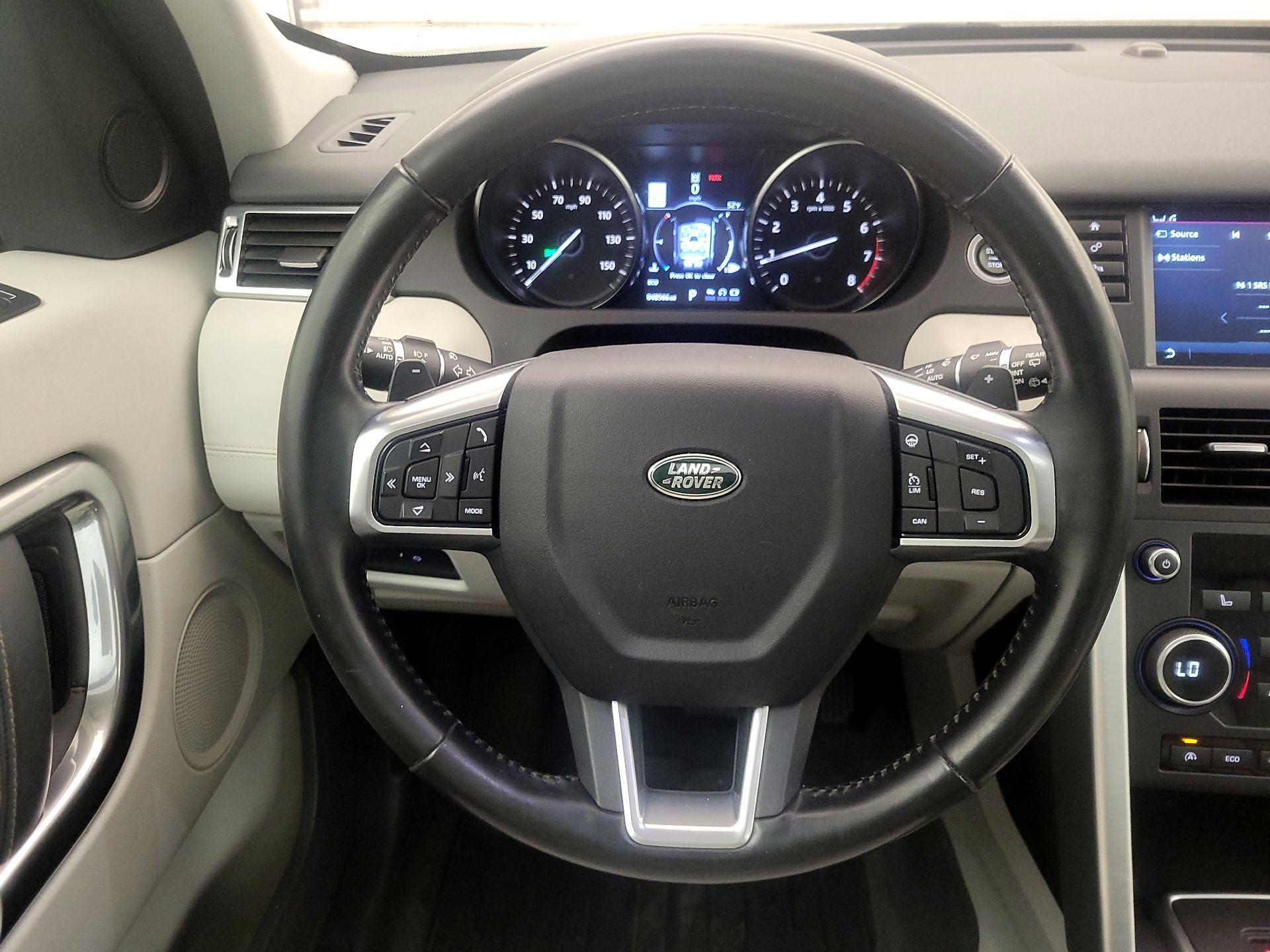 Thumbnail: 2017 Land Rover Discovery Sport - 10