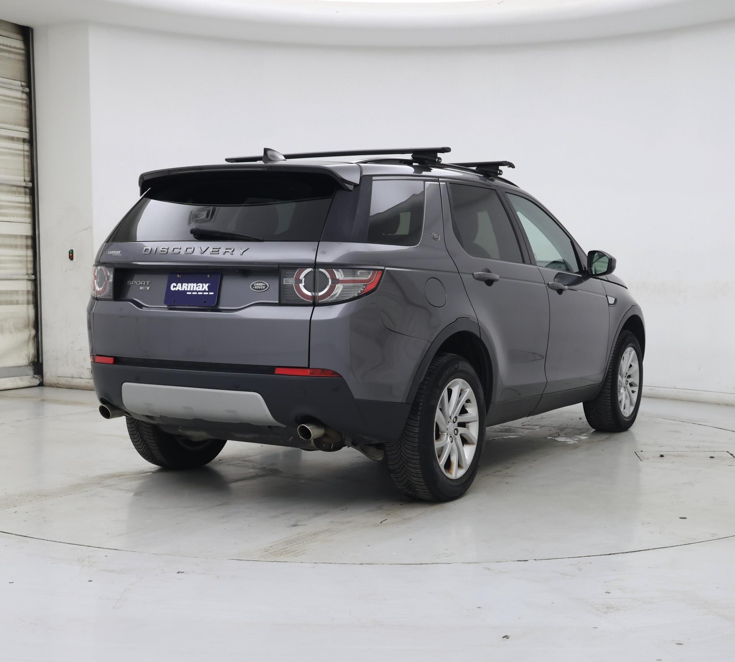 Thumbnail: 2017 Land Rover Discovery Sport - 8