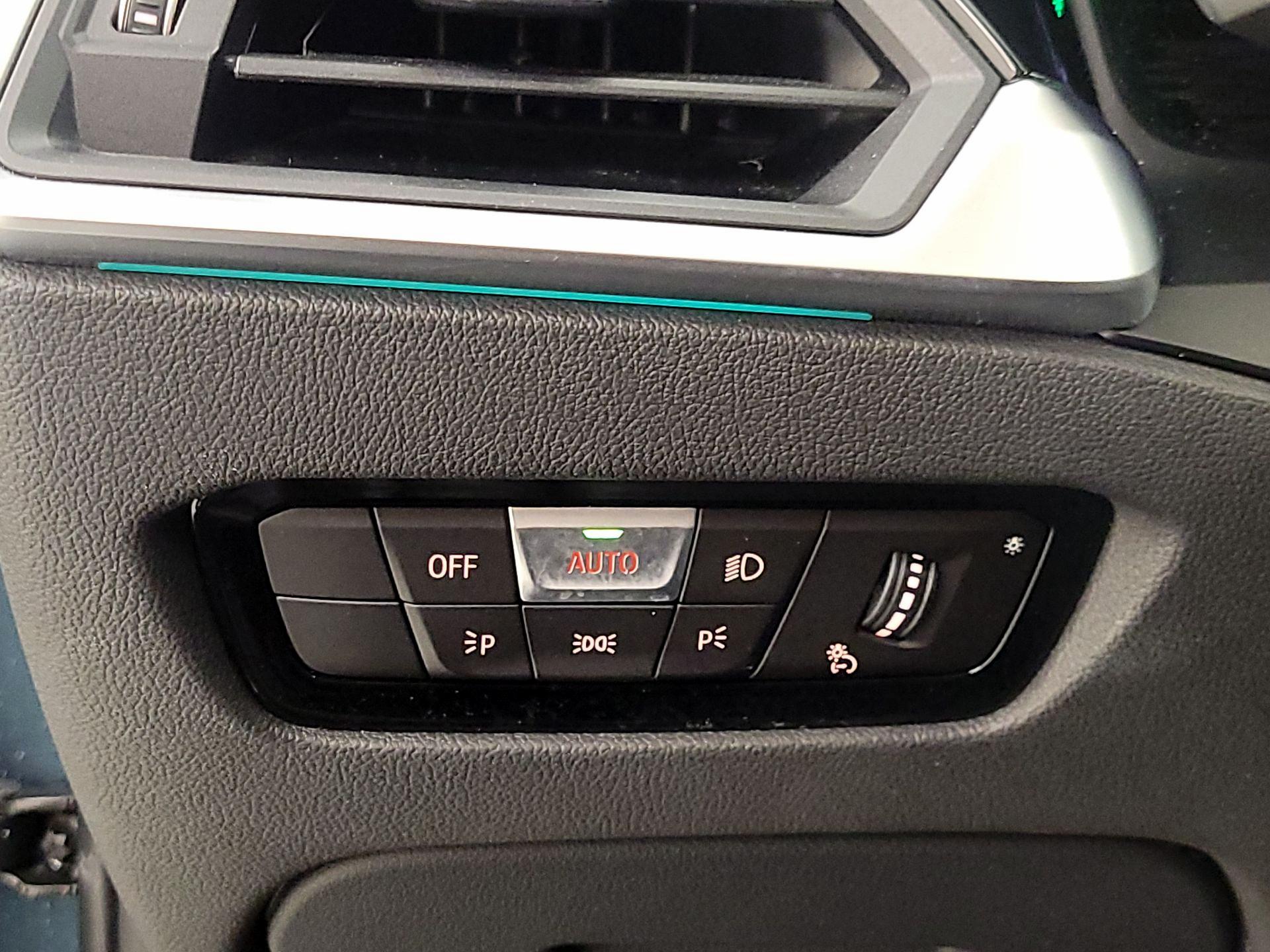 Thumbnail: 2021 BMW 3 Series - 14