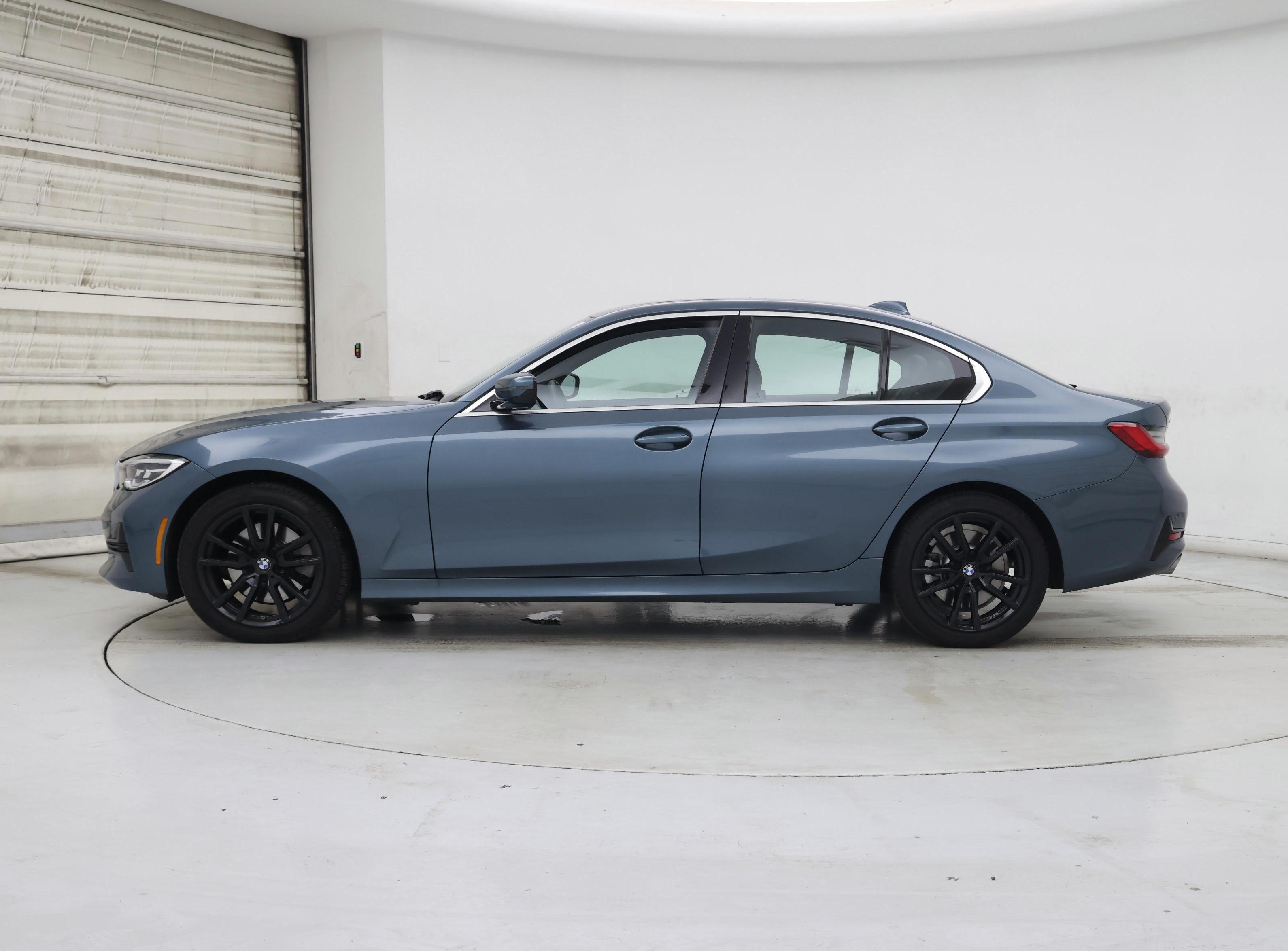 Thumbnail: 2021 BMW 3 Series - 3